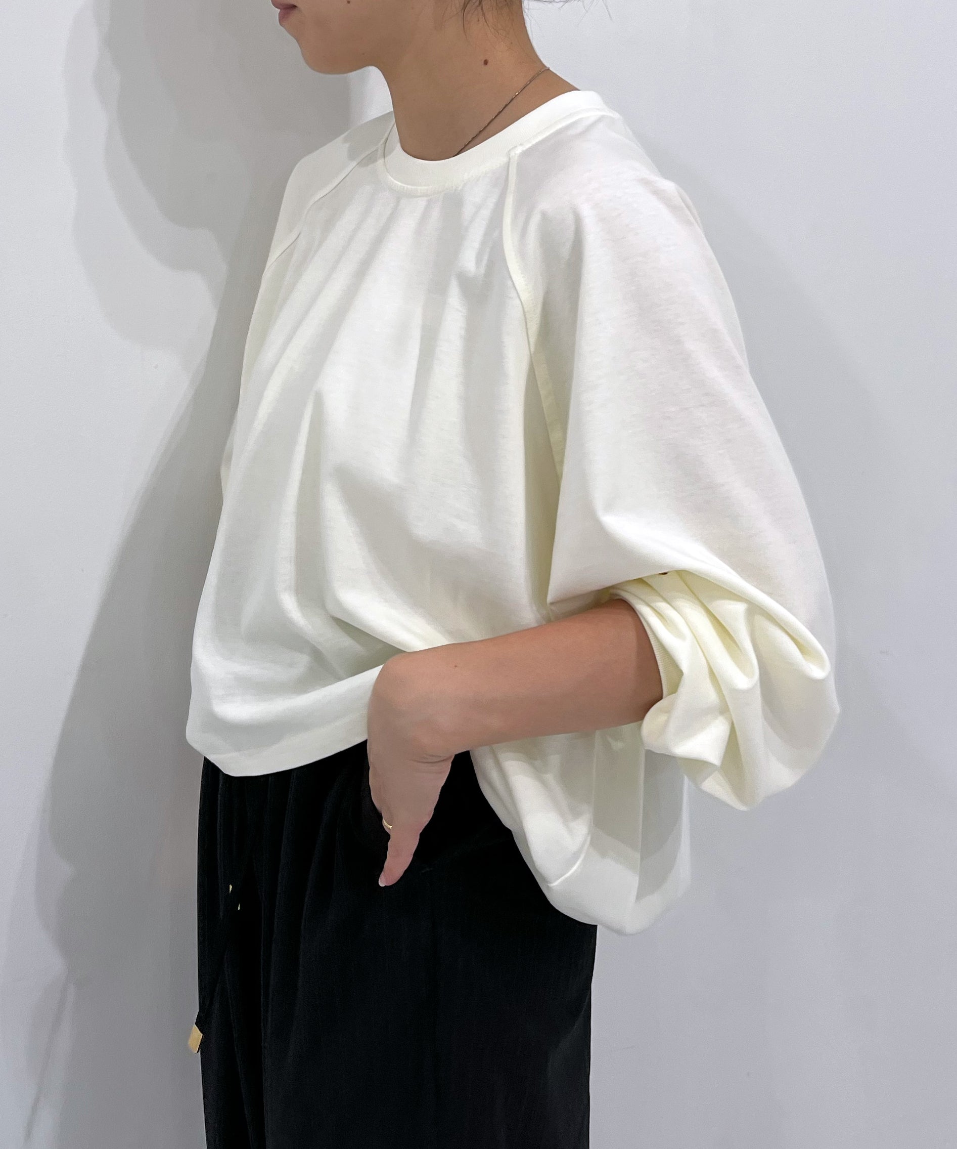 オフホワイト　staff：H155cm