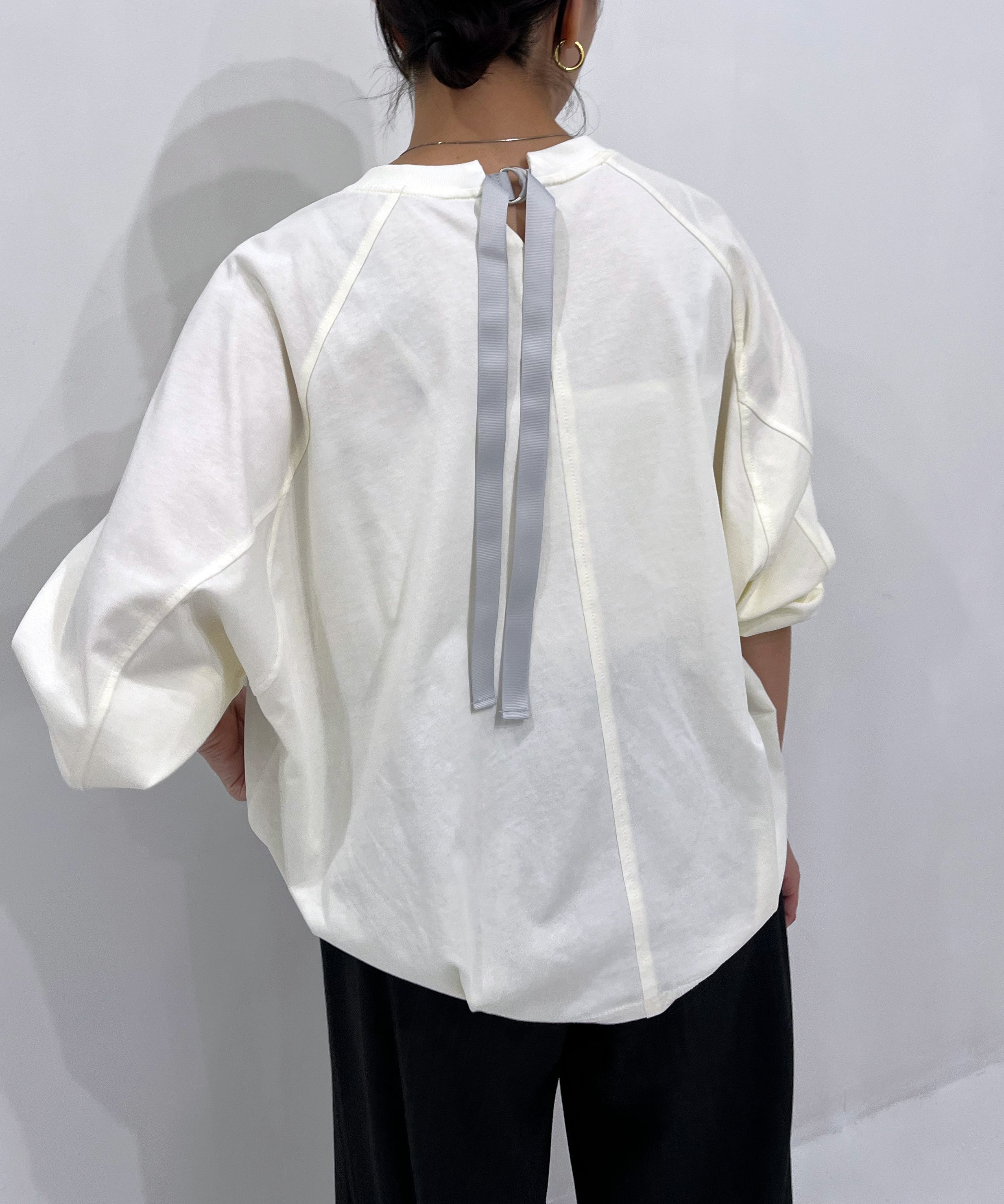 オフホワイト　staff：H155cm
