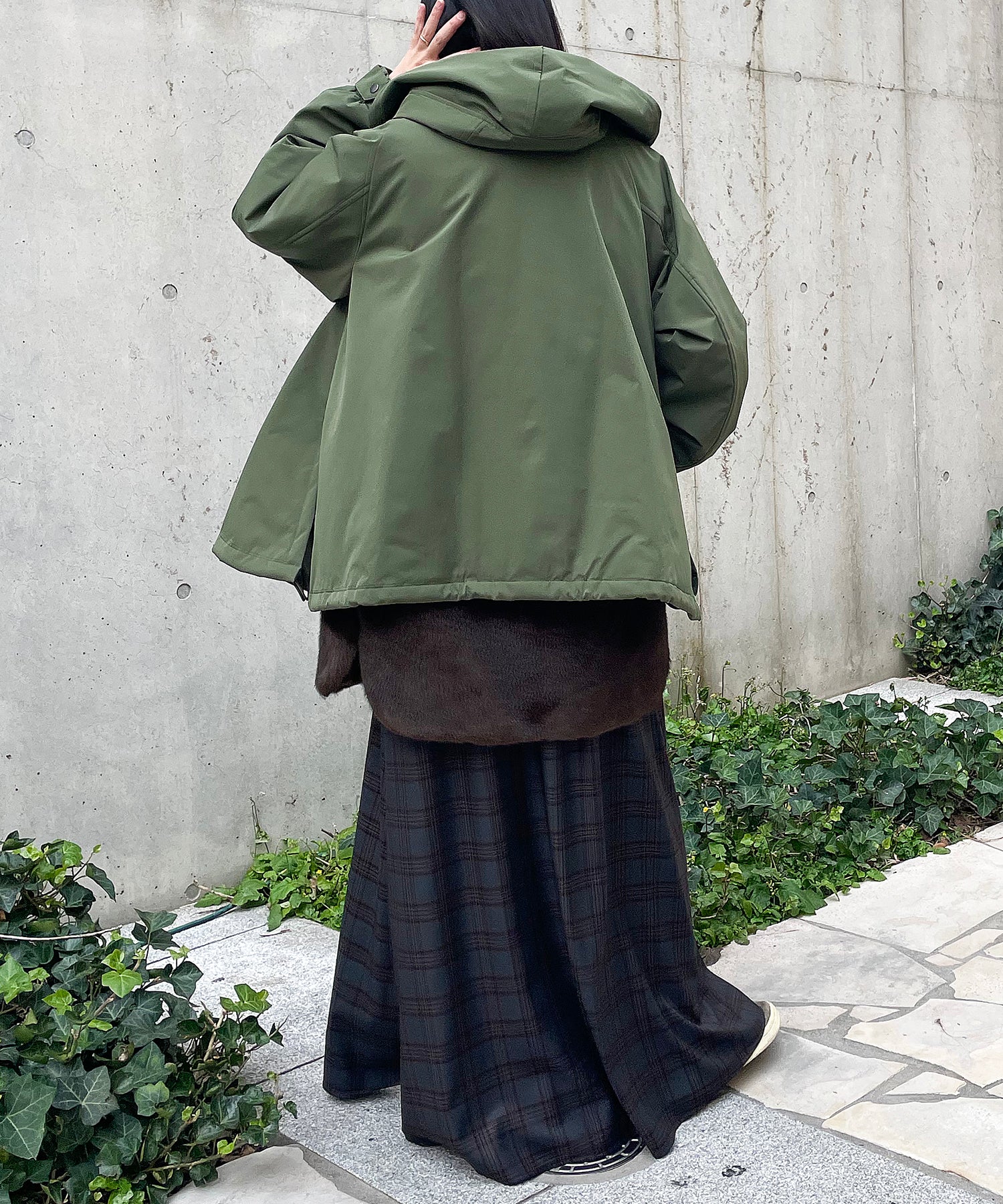 カーキ　staff：H155