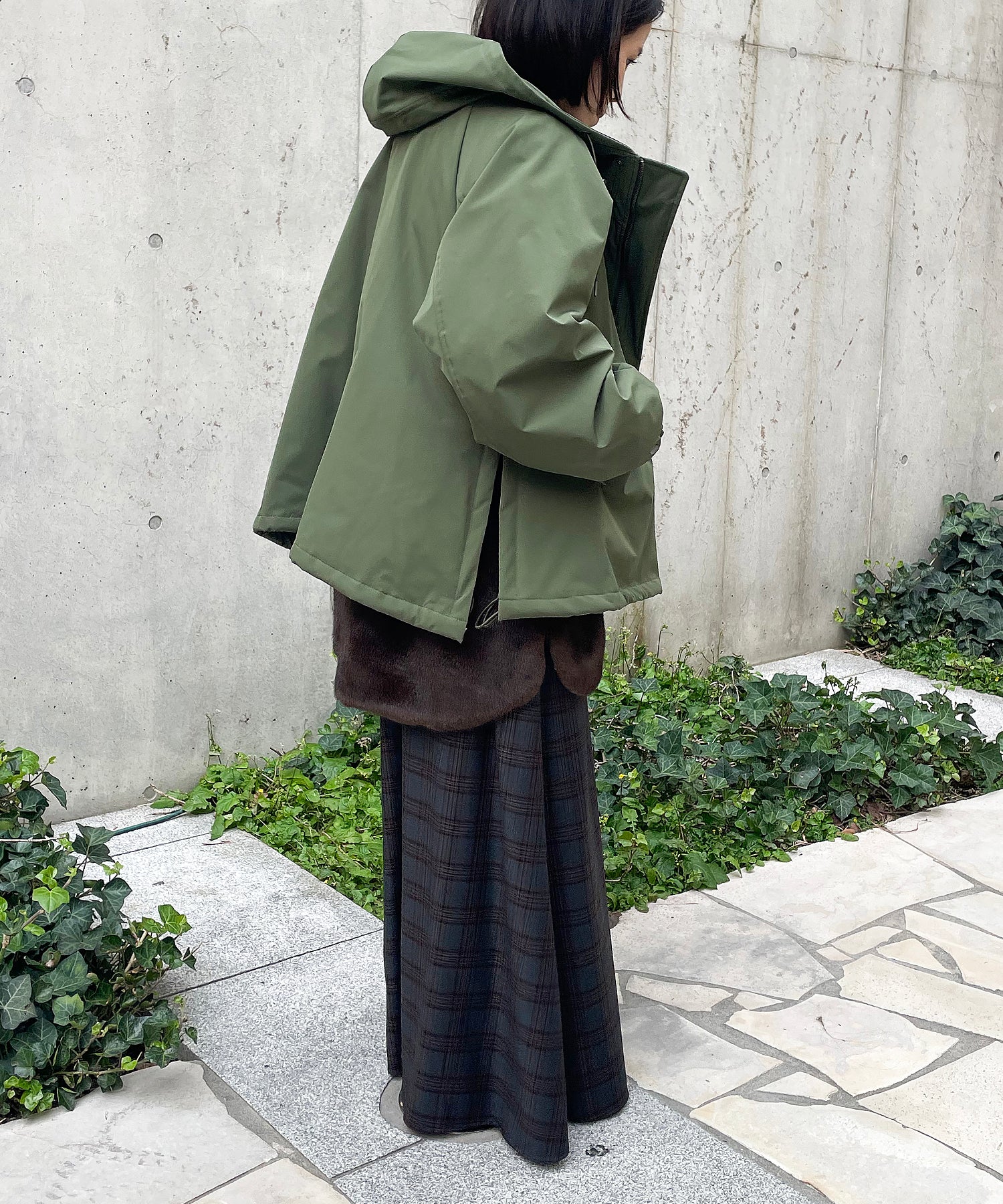 カーキ　staff：H155