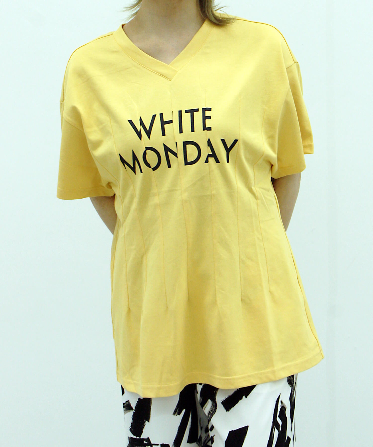 イエロー　model：H157
