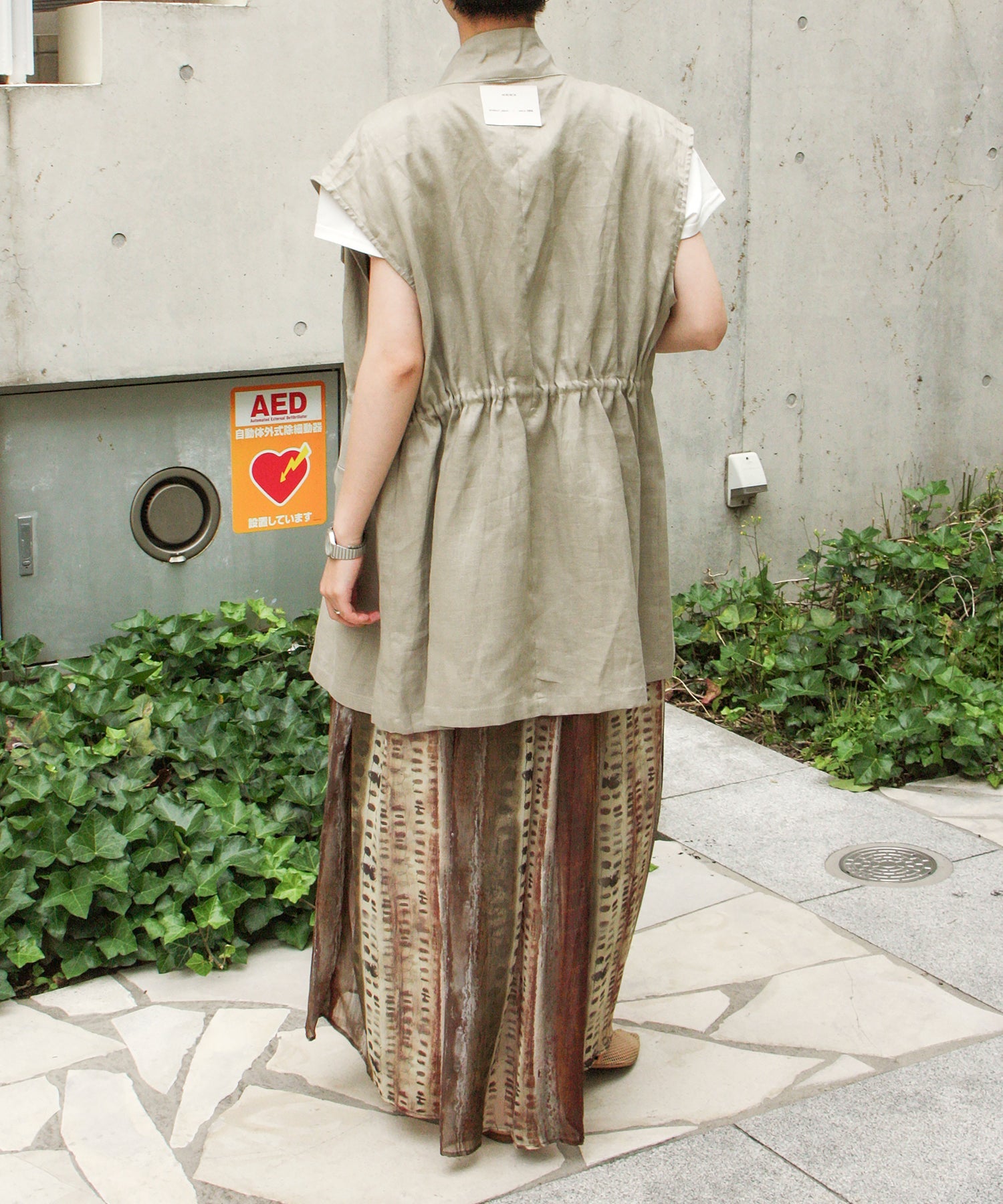 ベージュ　staff：H161