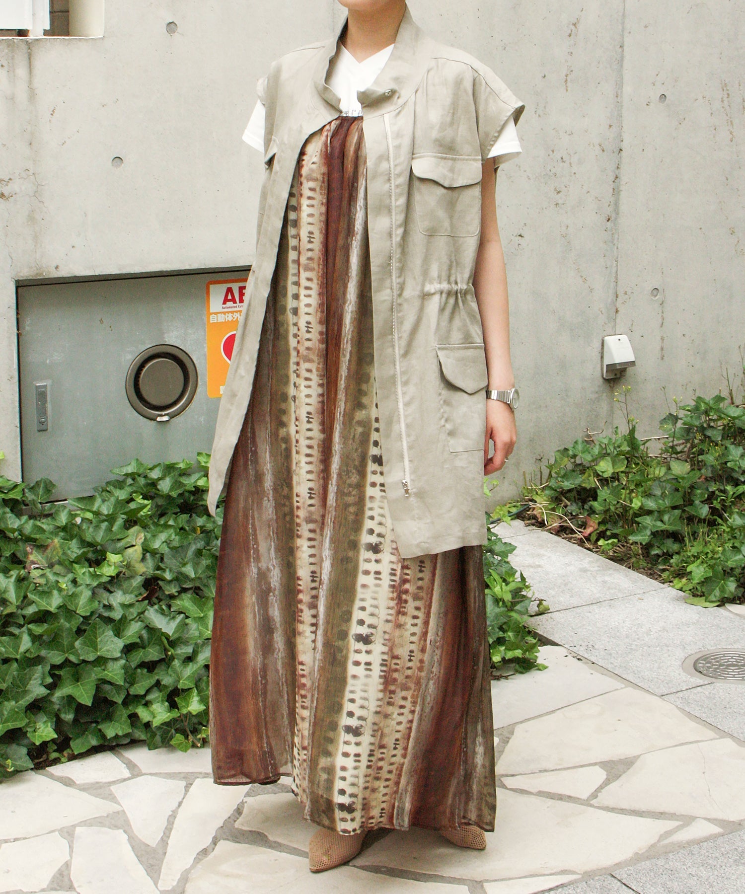 ベージュ　staff：H161
