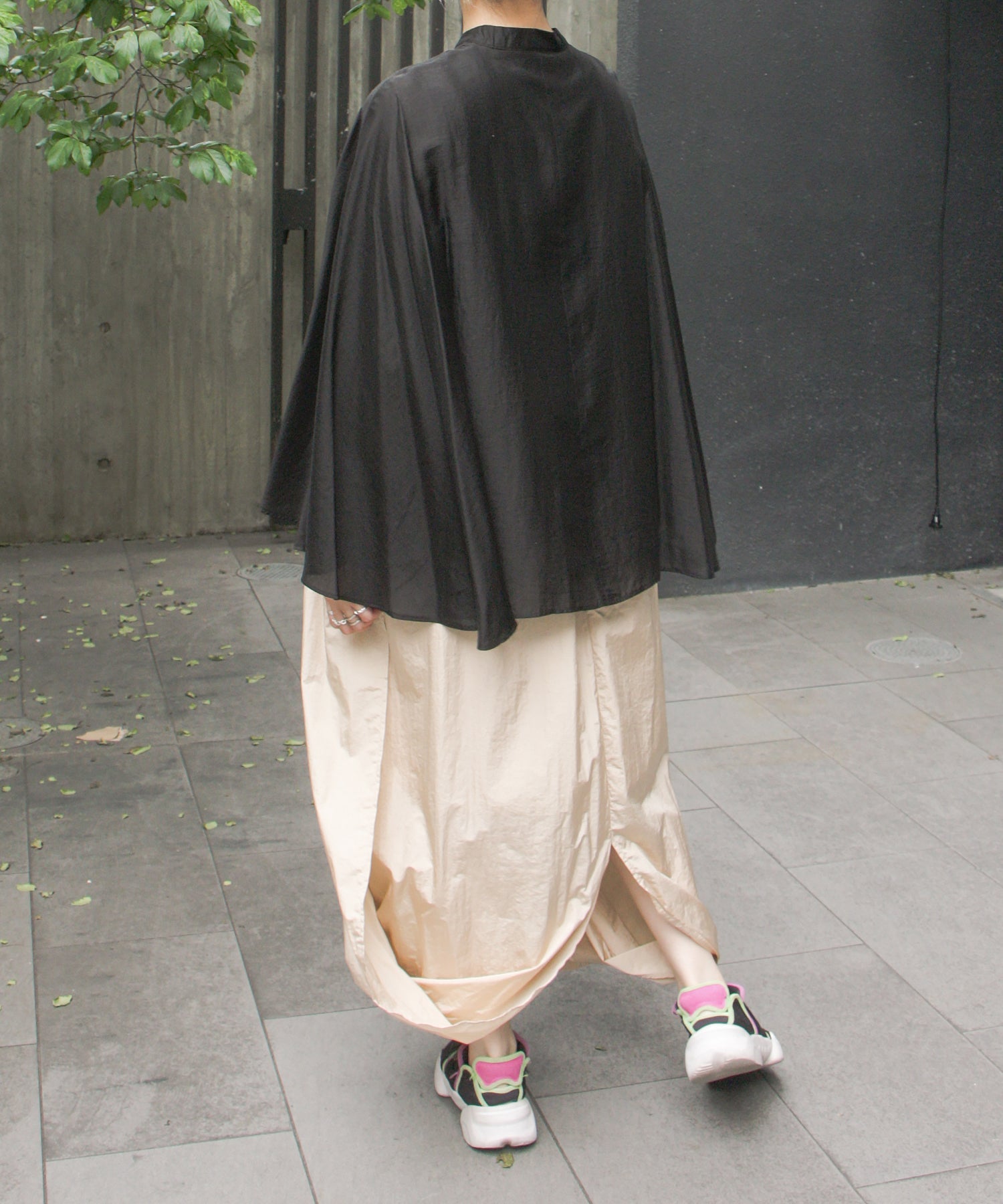 ベージュ　staff：H157