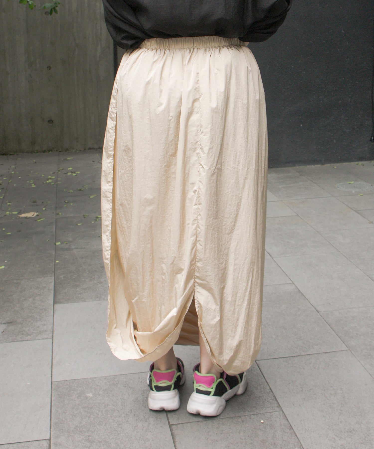 ベージュ　staff：H157