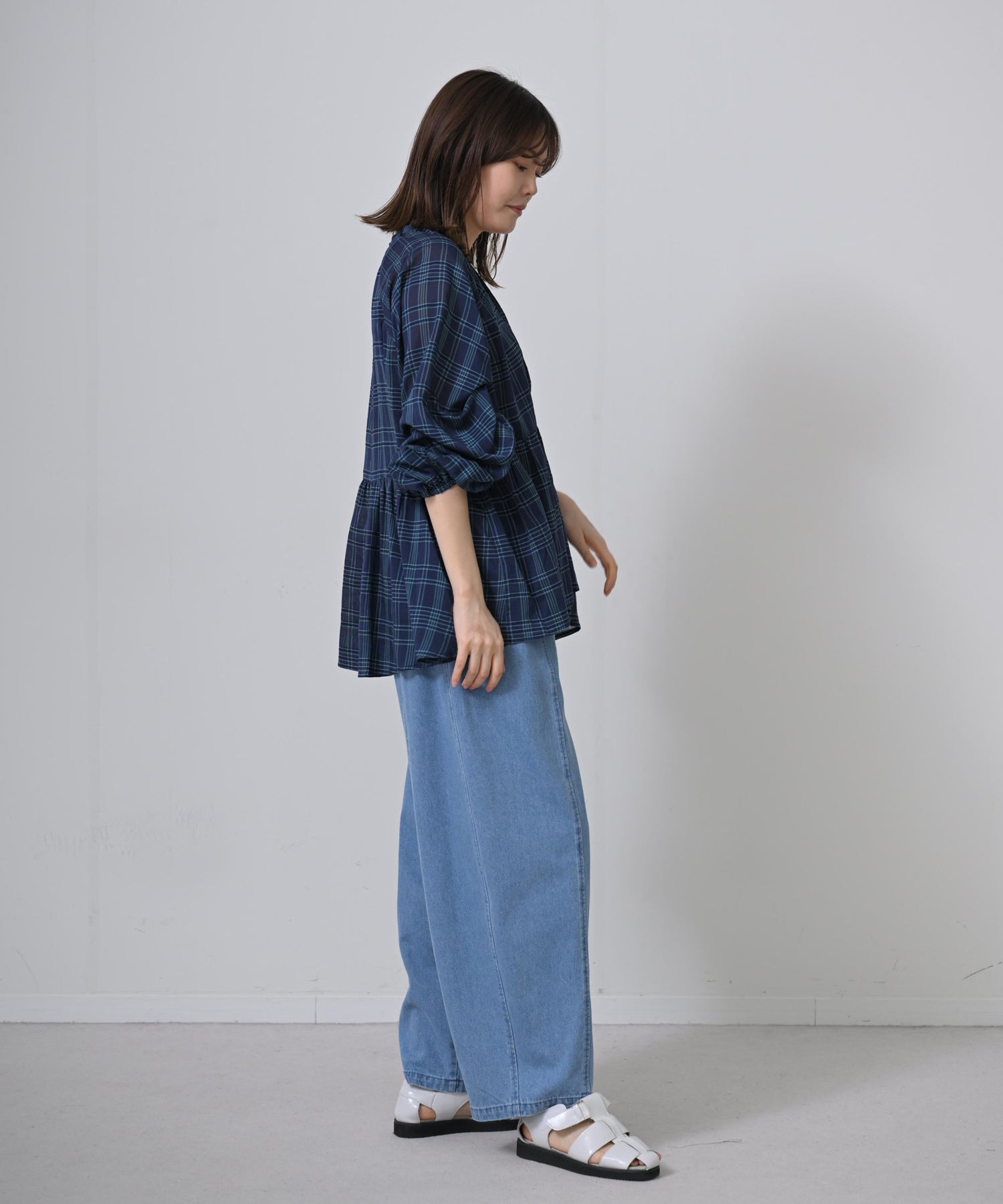 ネイビー　model：H167