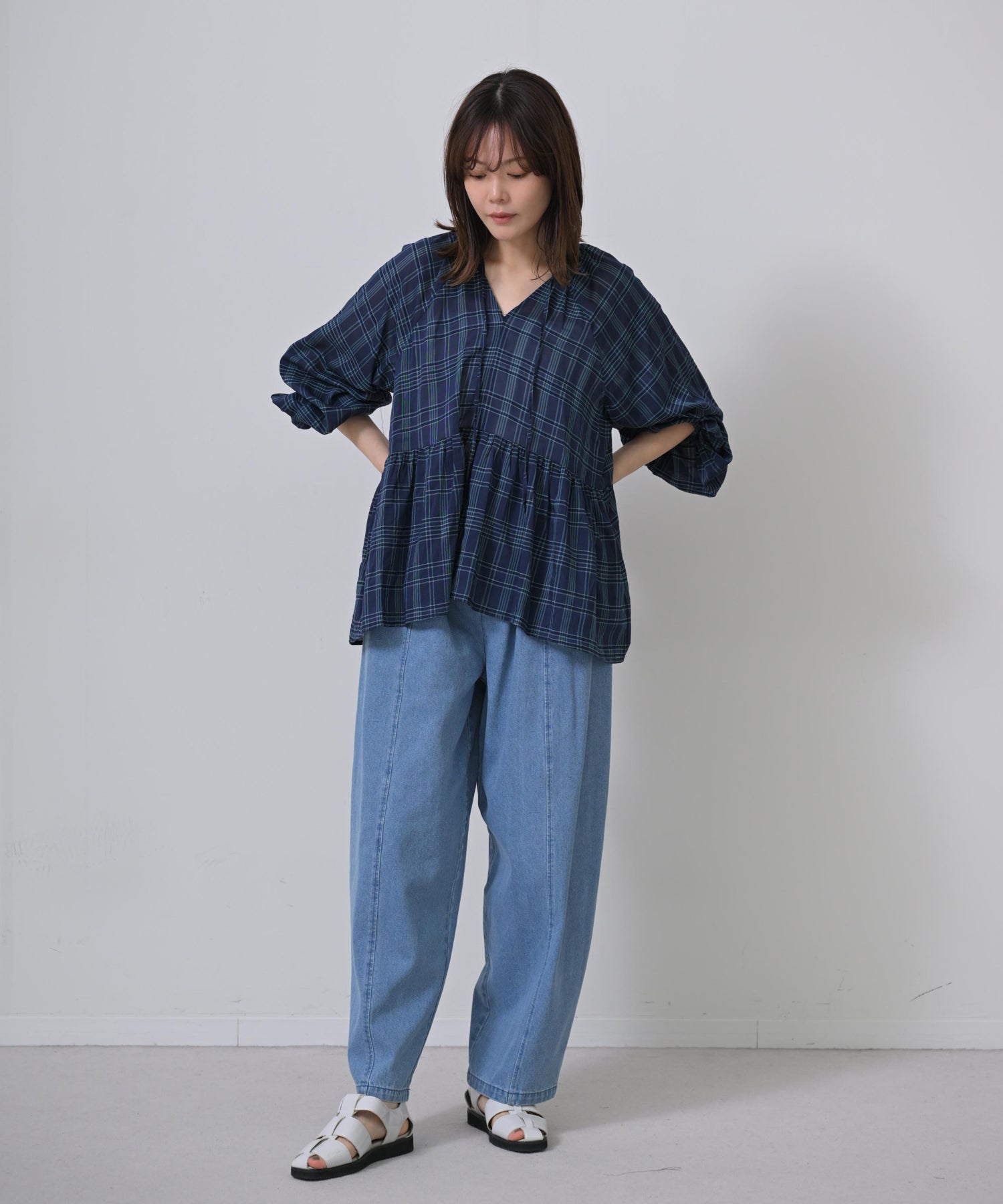ネイビー　model：H167