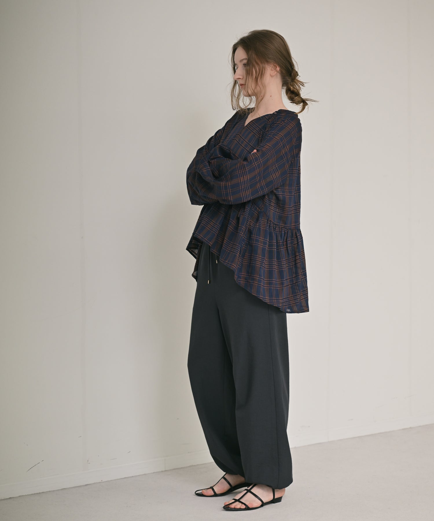 ネイビー　model；H170
