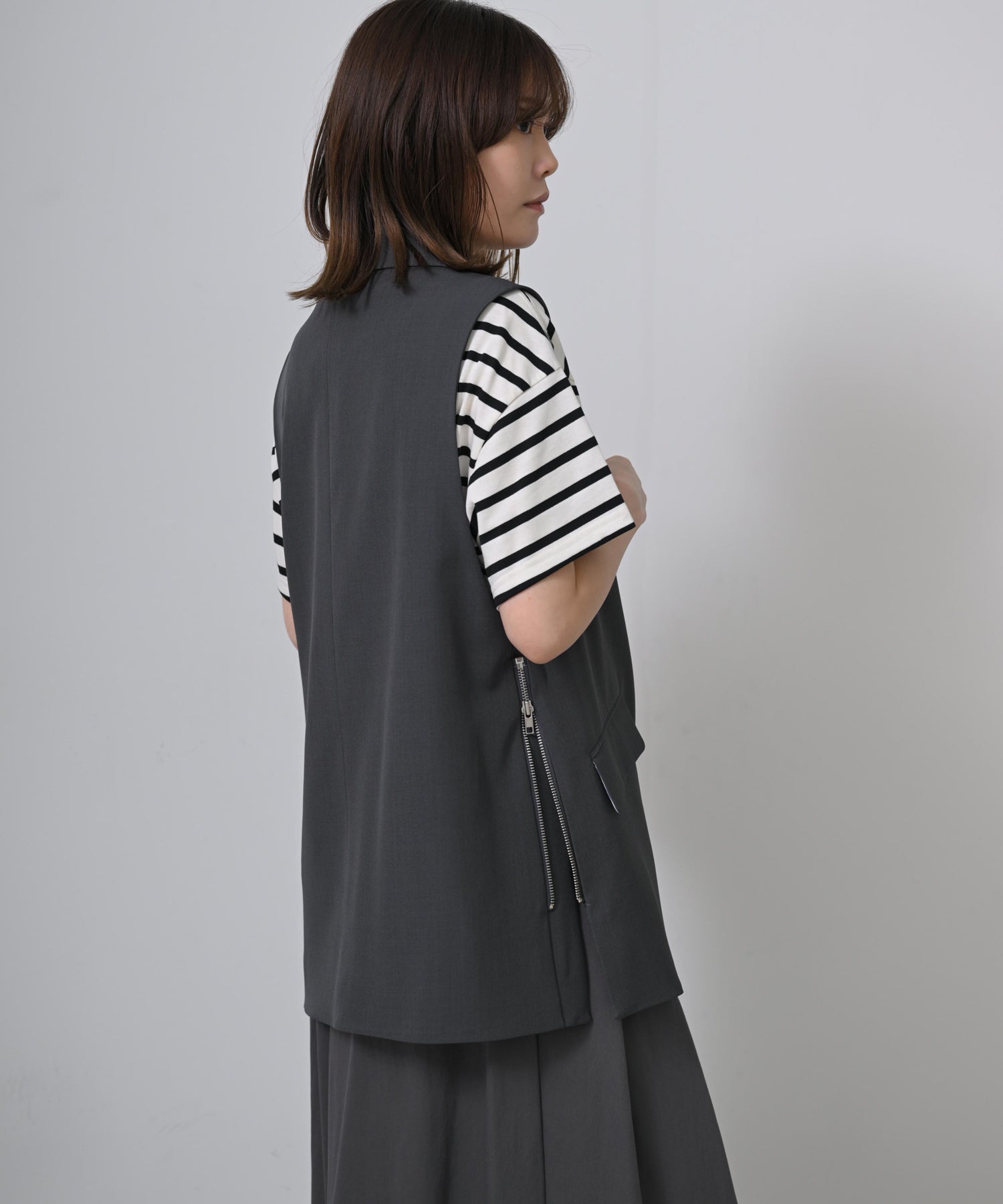 グレー　model：H167
