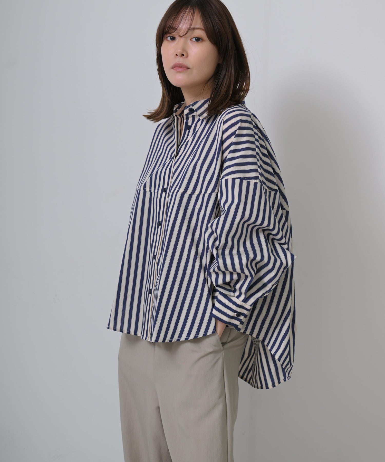 ネイビー×オフ　model：H167