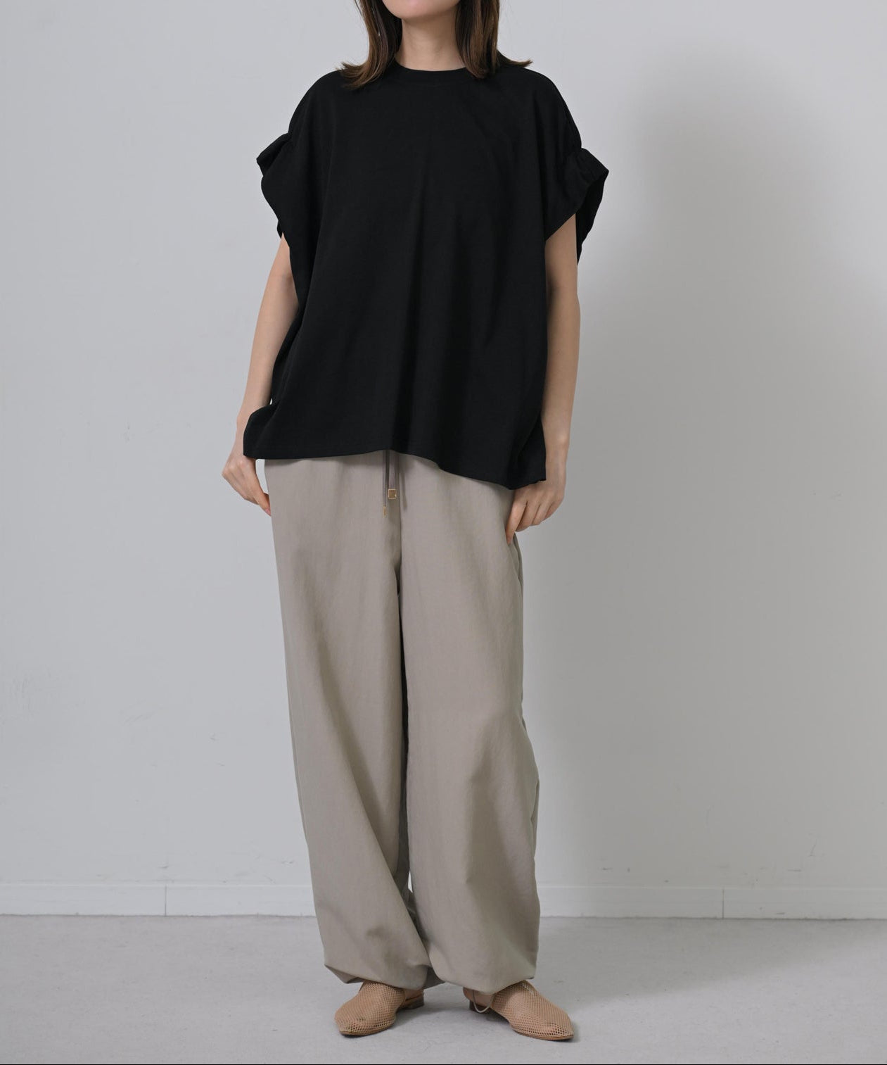 ブラック　model：H167