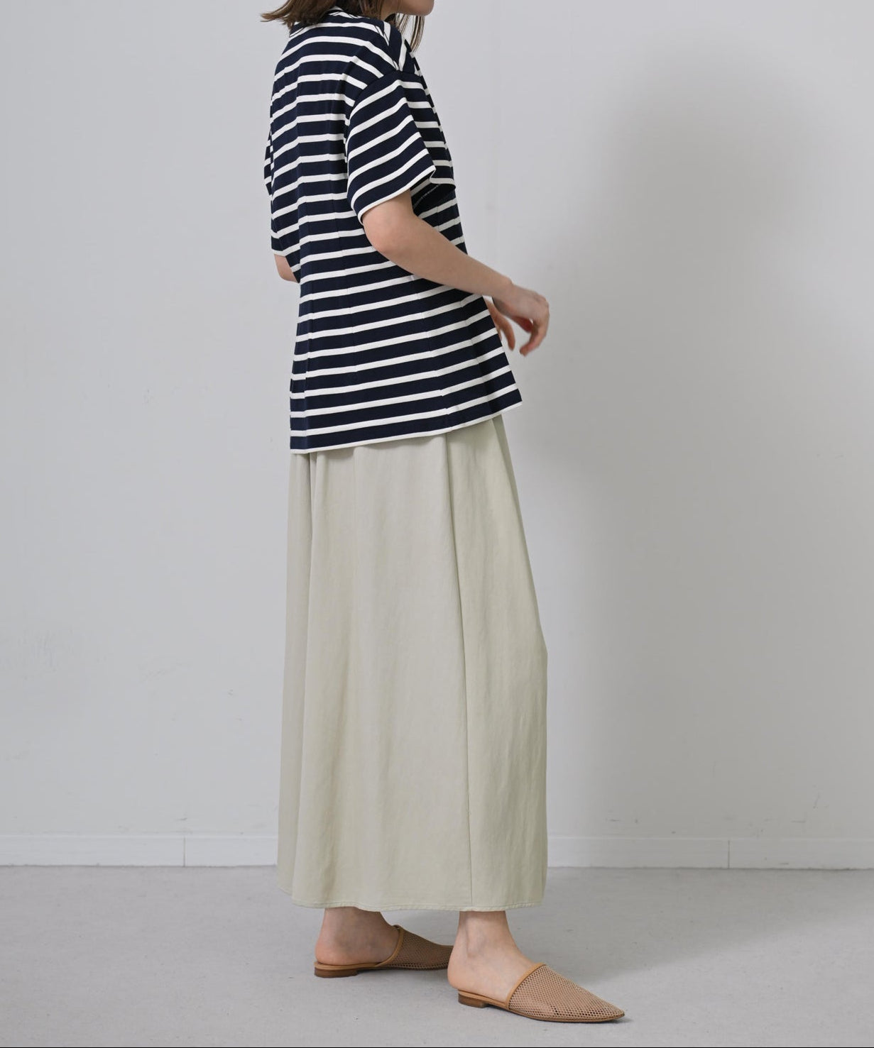 ベージュ　model：H167