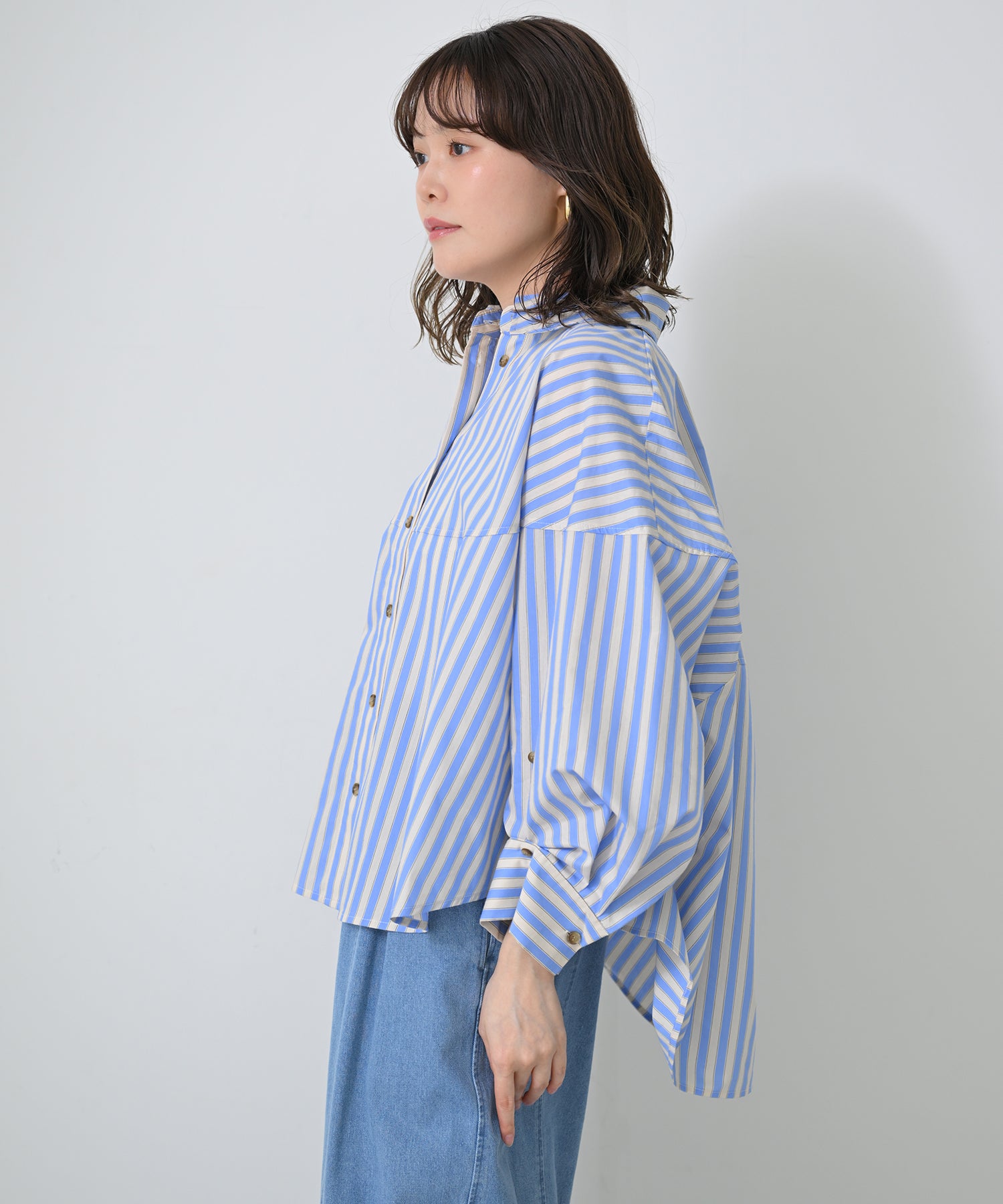 ライトブルー×オフ　model：H167(袖の釦2段目)