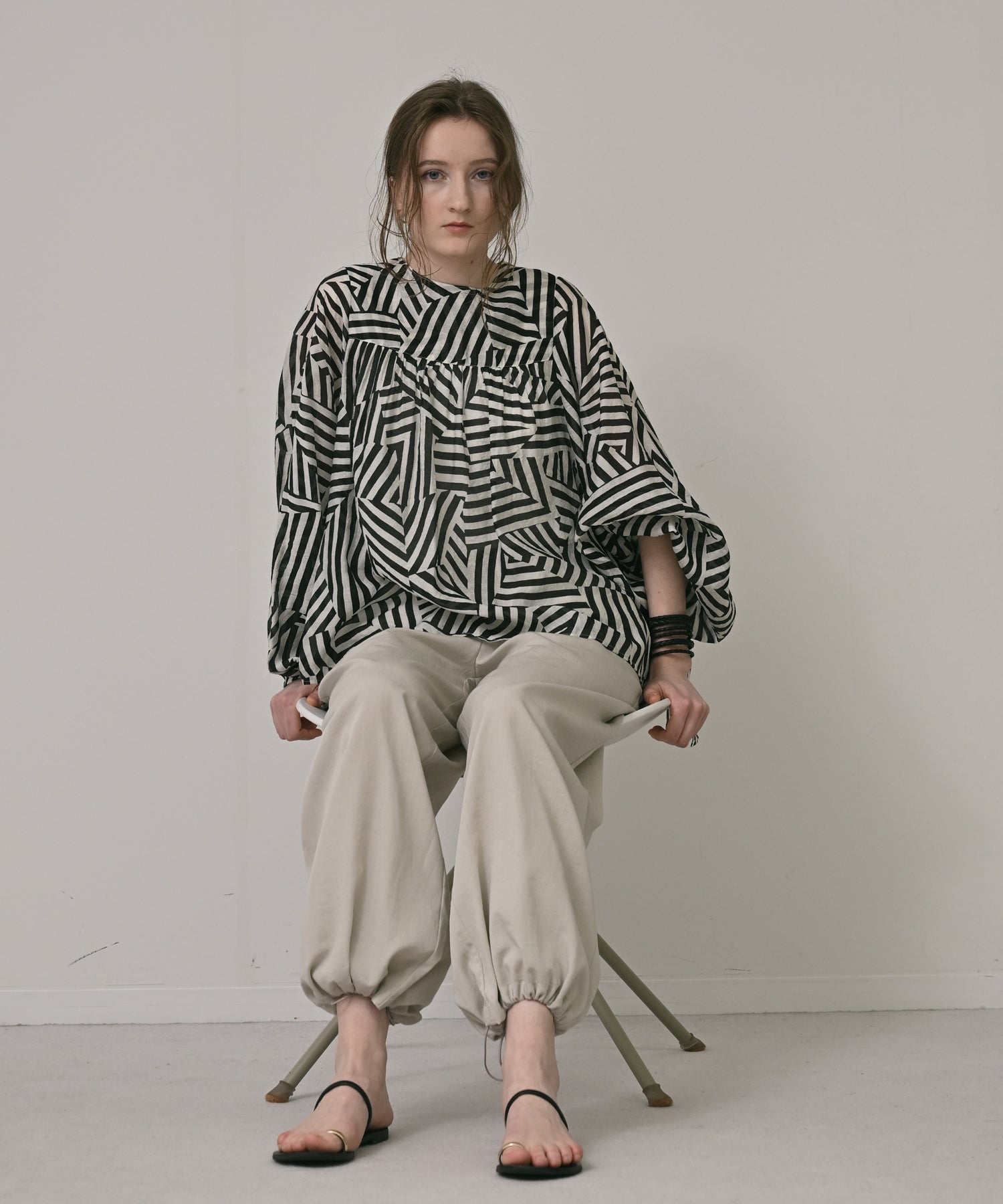 美品 apuntob balloon blouse 定価82500円 美品 apuntob balloon blouse 定価82500円 【公式通販】