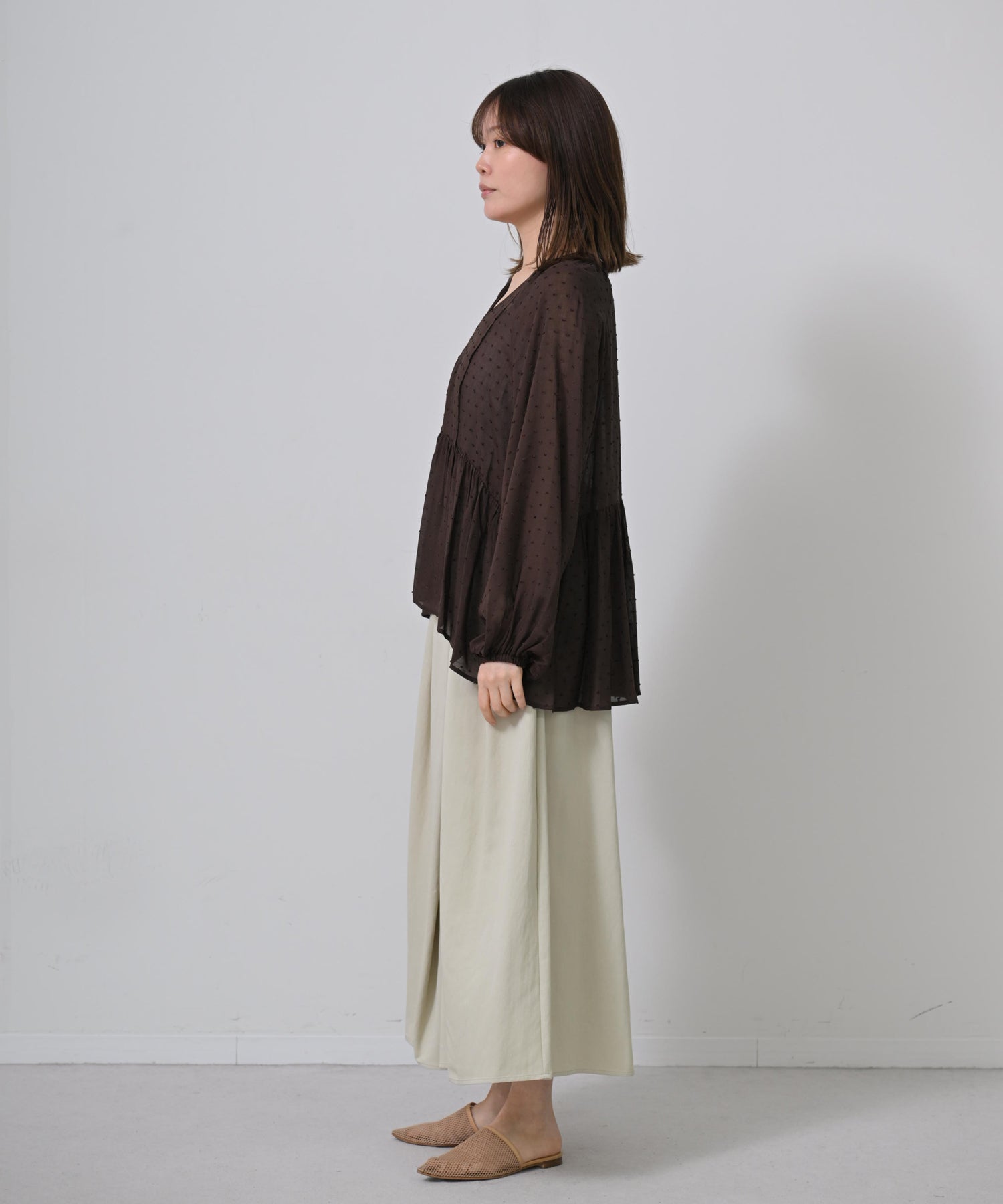 ダークブラウン　model：H167