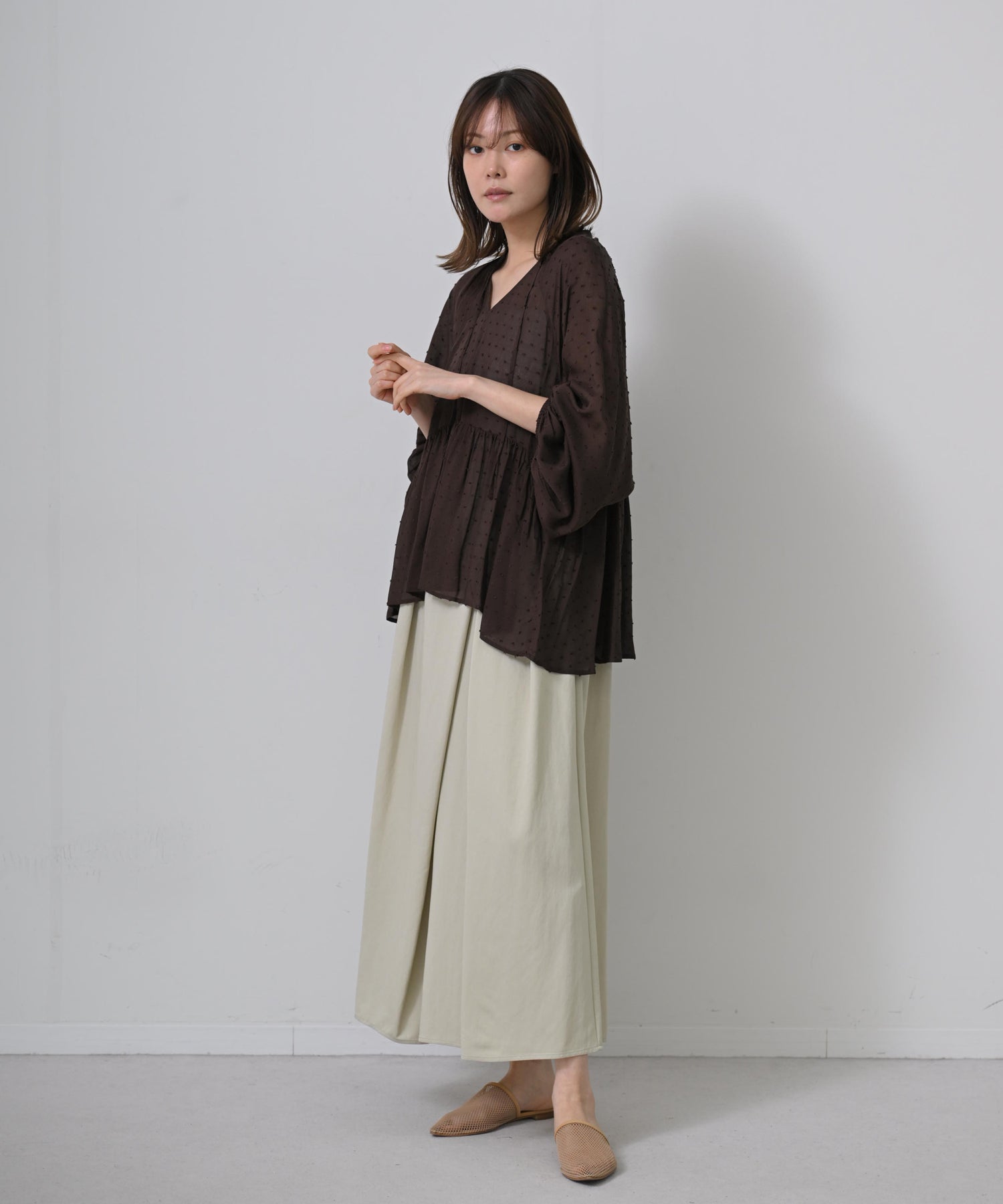 ダークブラウン　model：H167