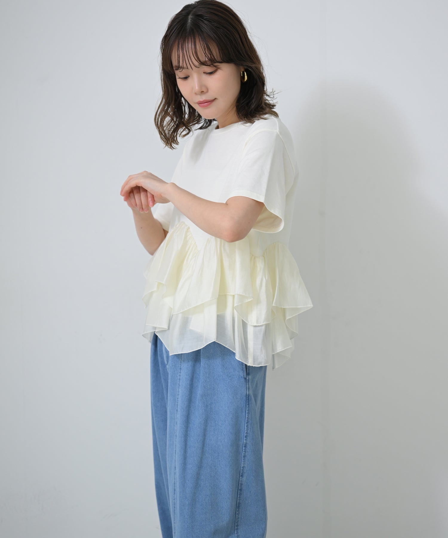 オフホワイト　model：H167