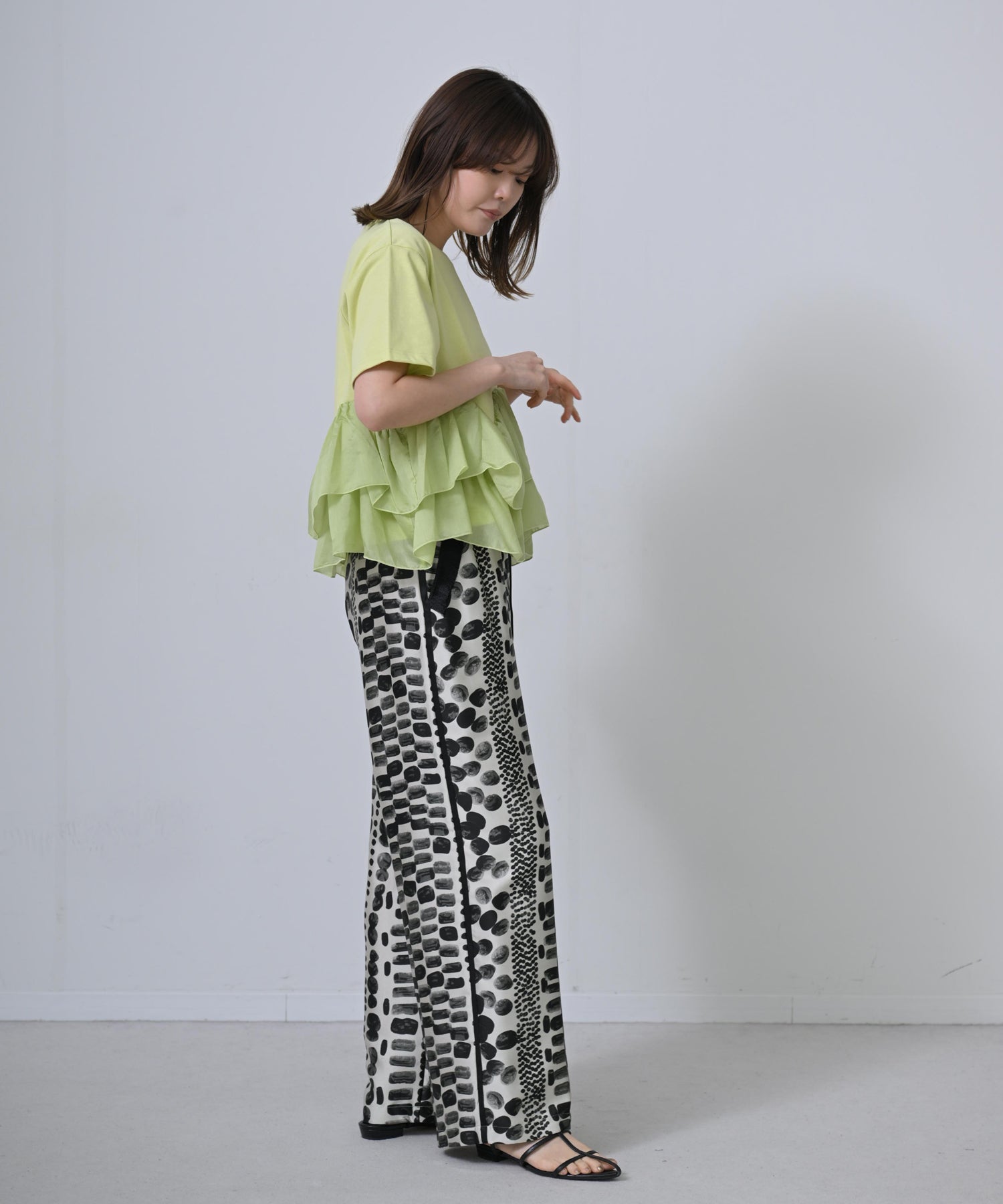 イエロー　model：H167