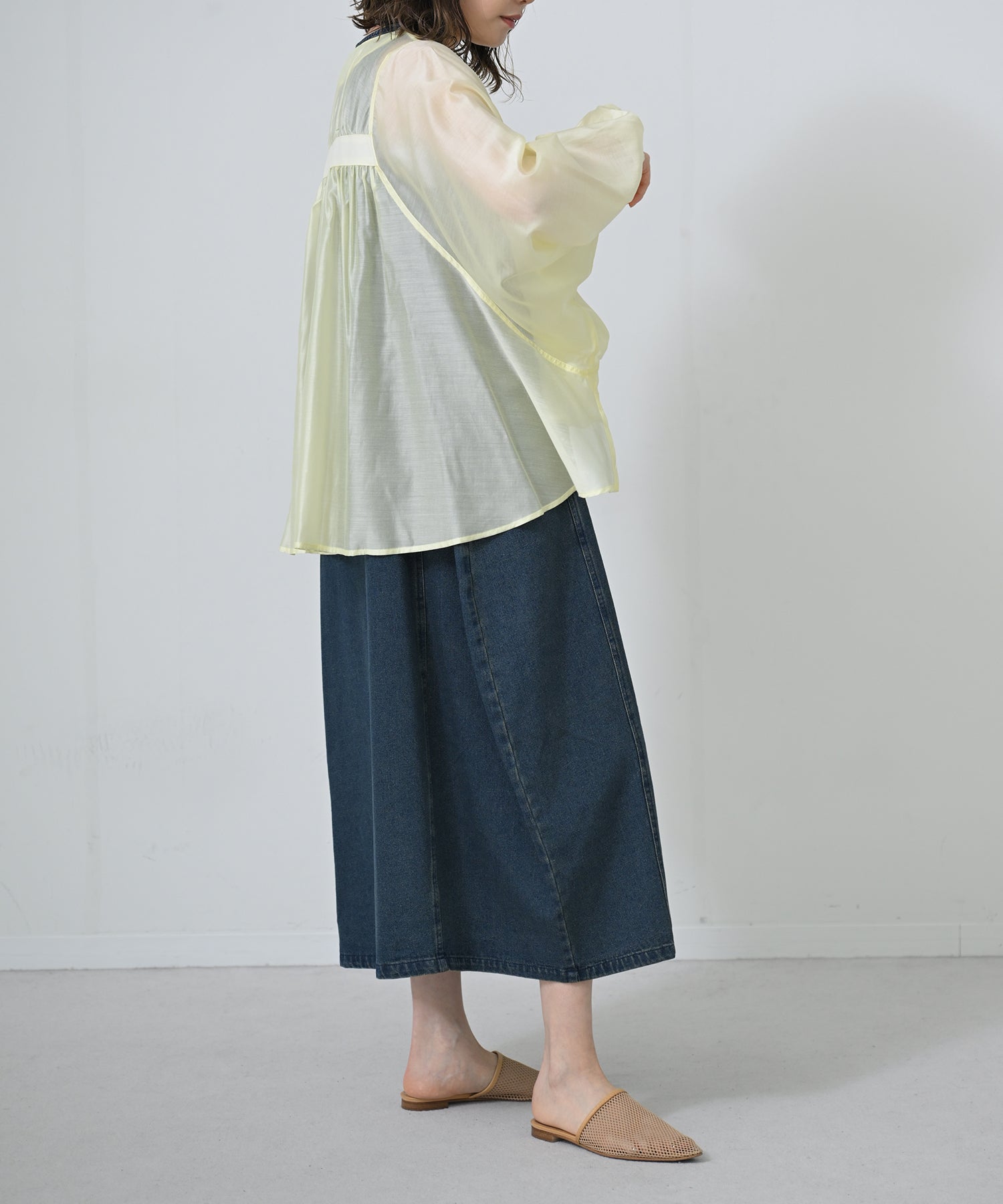 イエロー　model：H167
