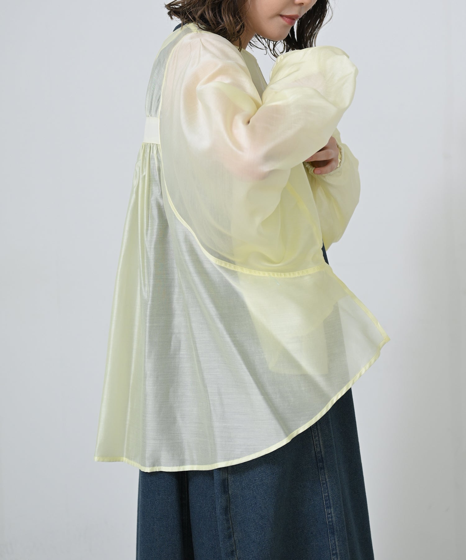 イエロー　model：H167