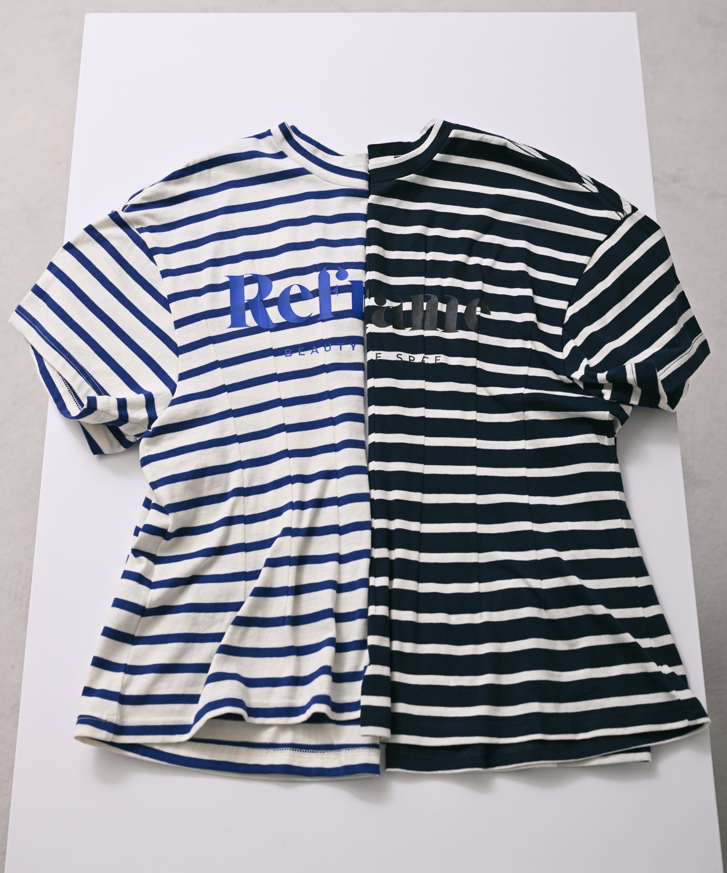 左オフ×ブルー　右ダークネイビー×オフ