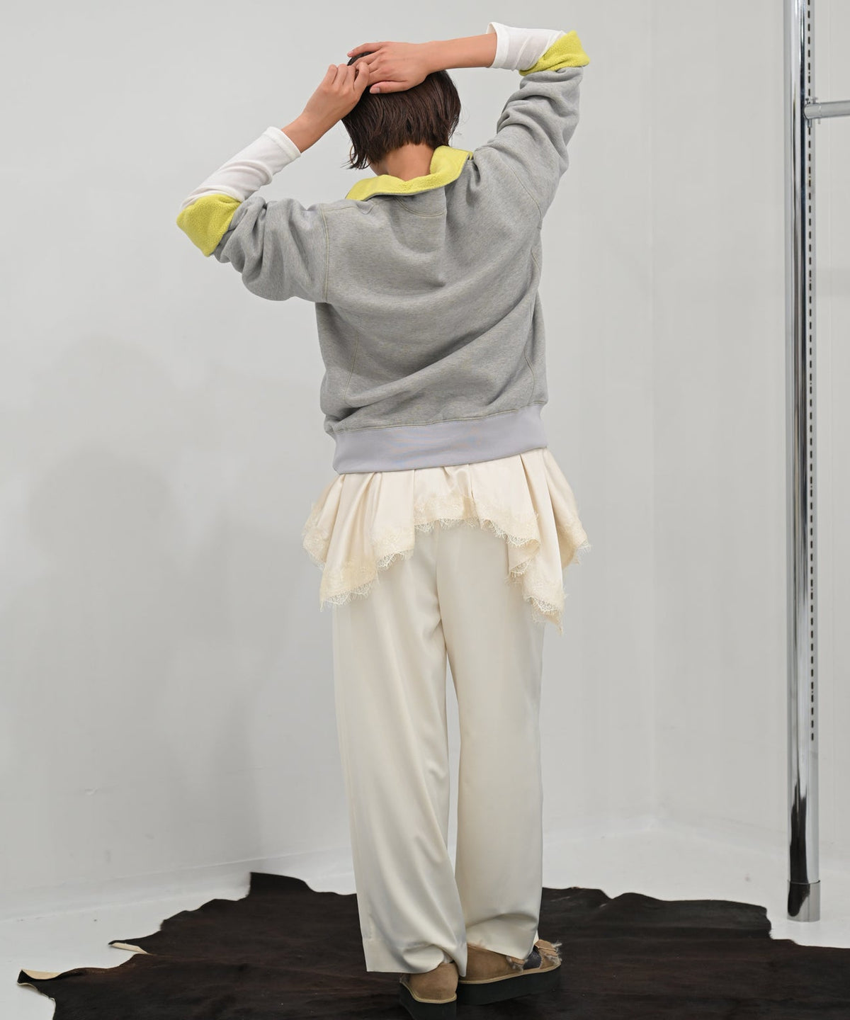 イエロー×グレー　model：H166cm