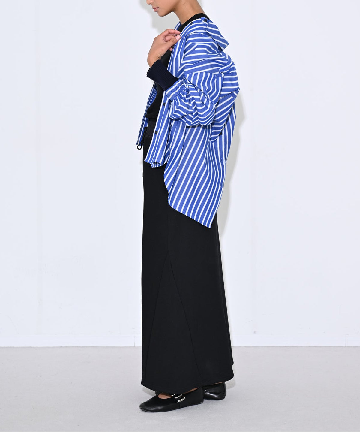 ブルー×オフホワイト　model：H166cm