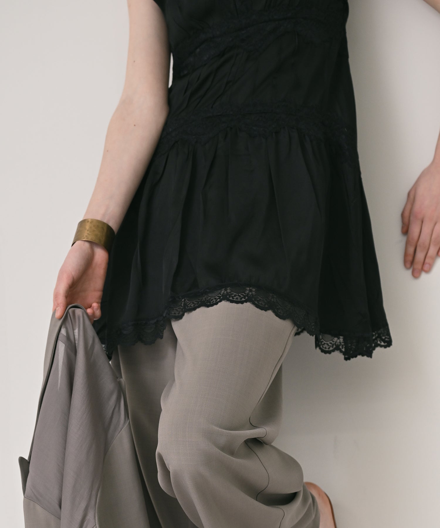 ブラック　model：H170