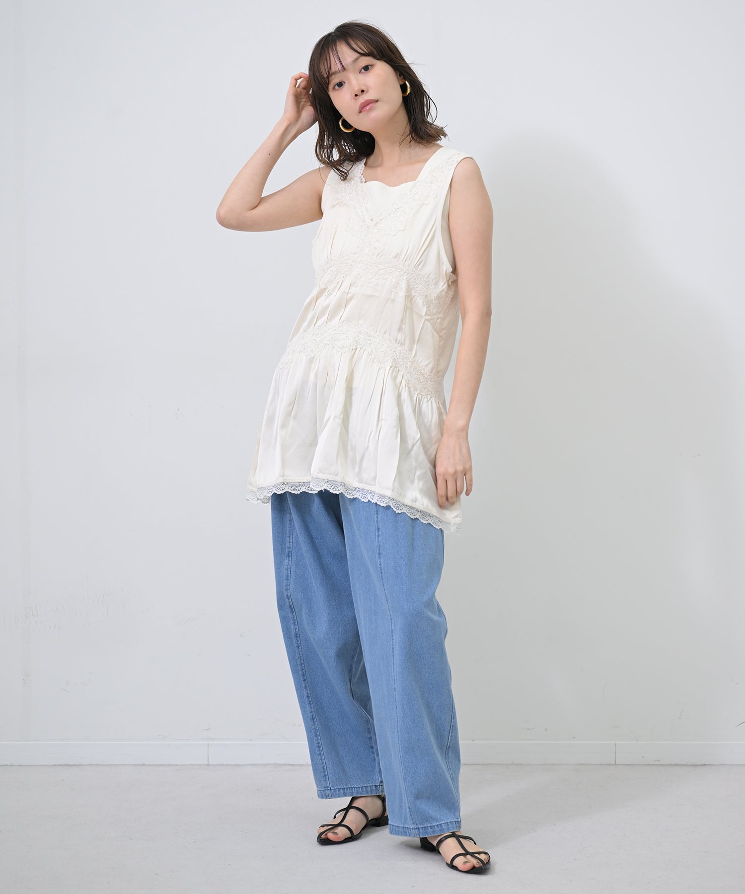 オフホワイト　model：H167
