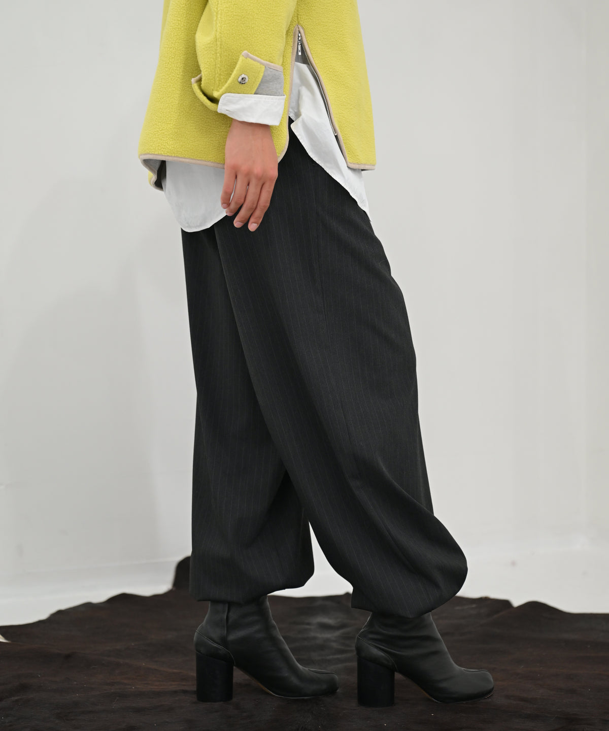 ブラックストライプ　model：H166cm