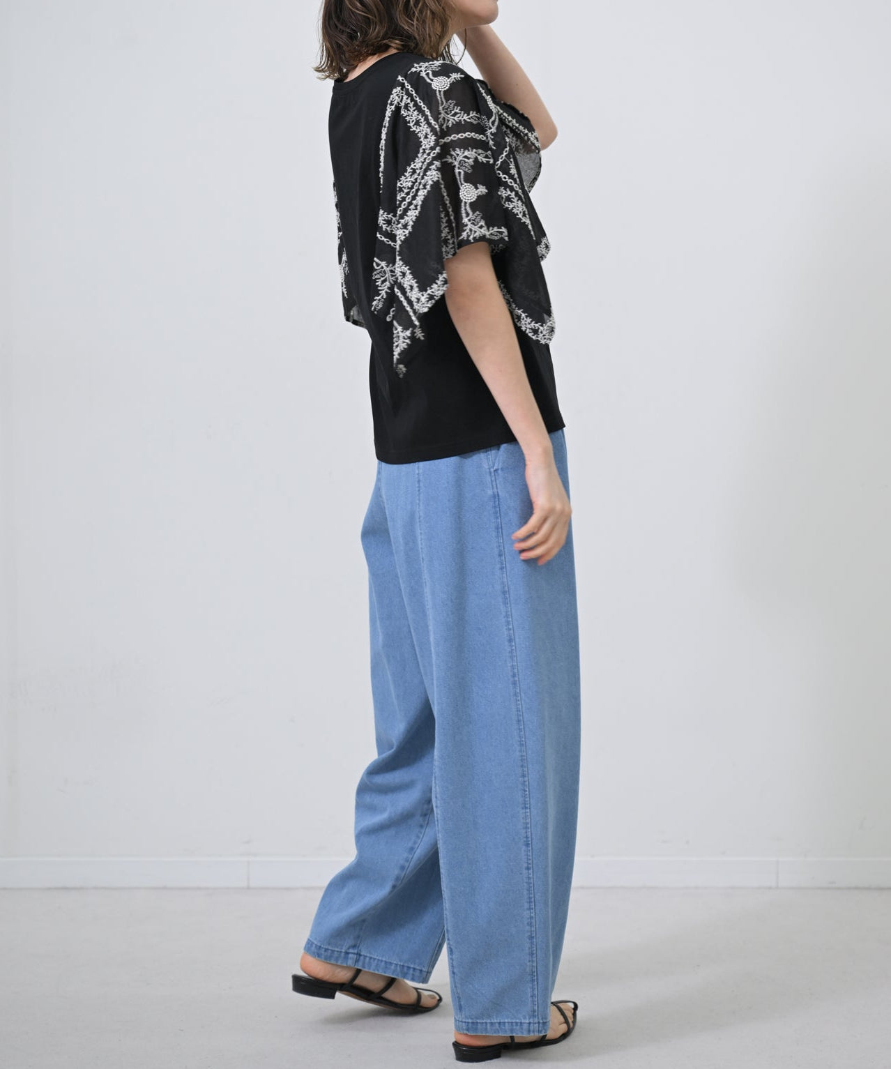 ブラック　model：H167