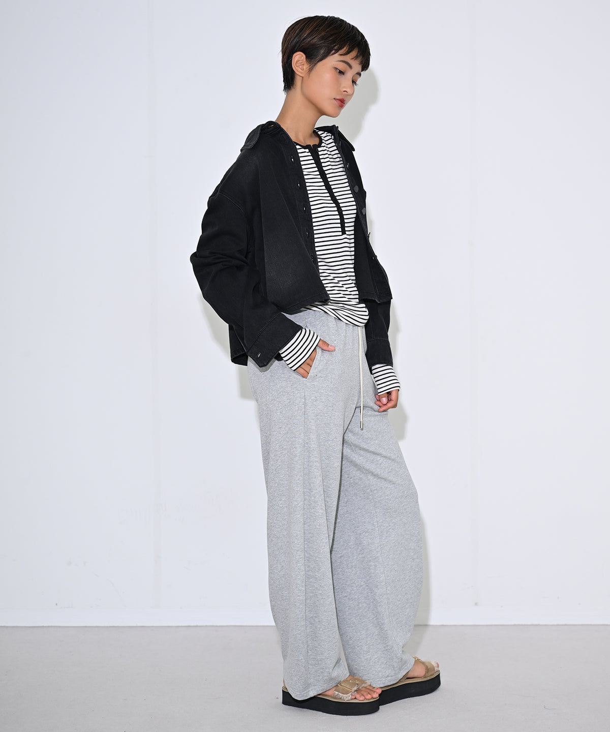 ブラック　model：H166cm