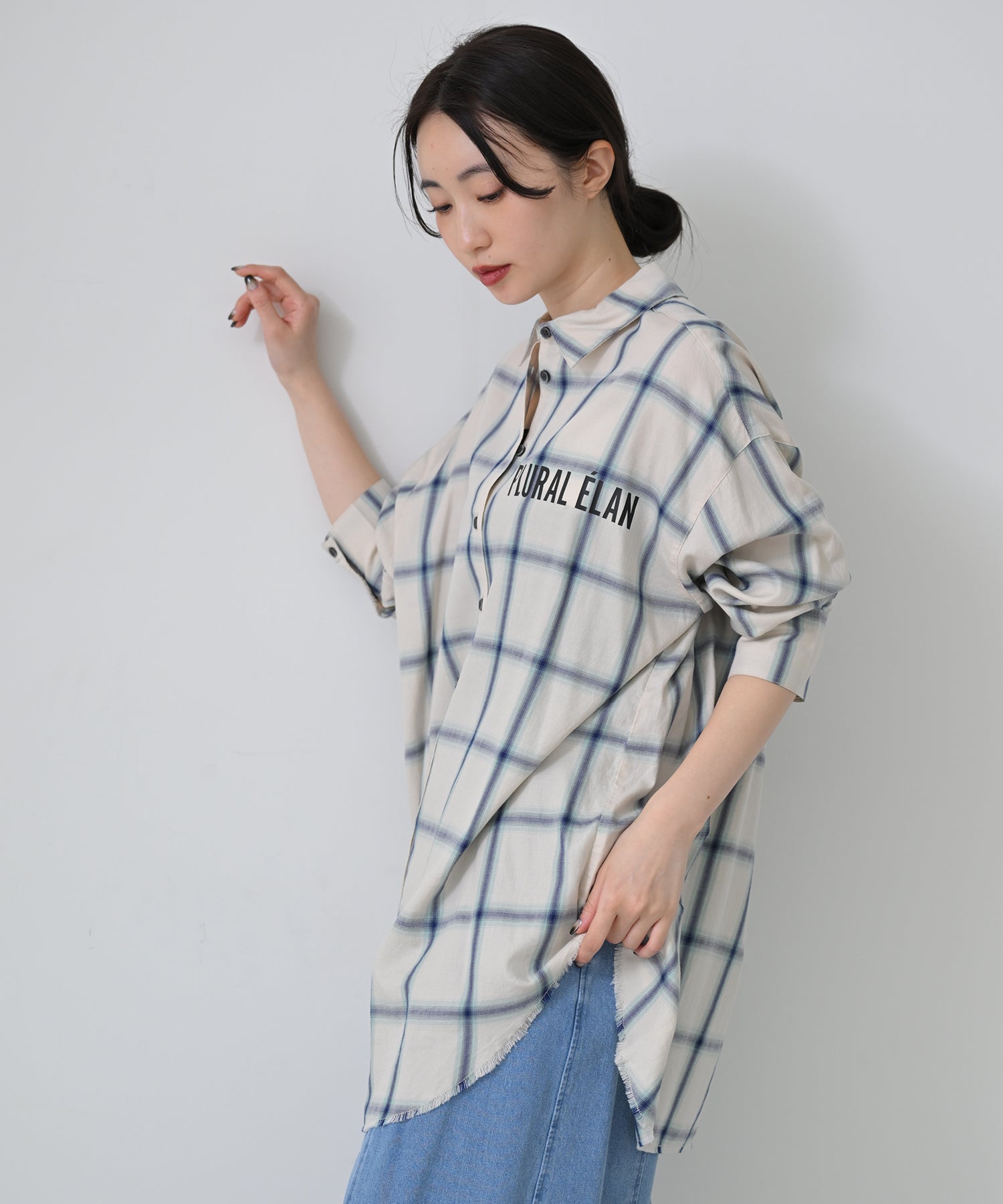 オフホワイト　model：H160