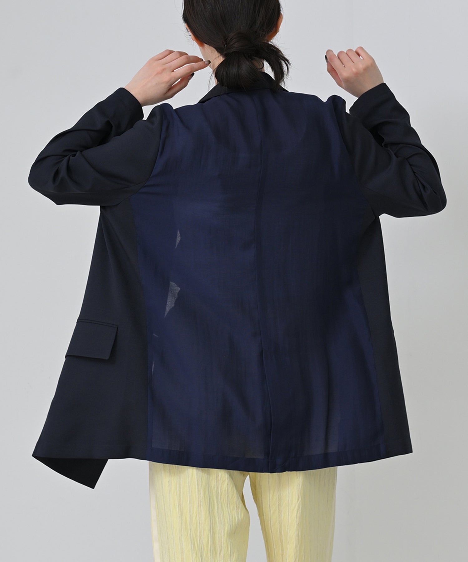 ネイビー　model：H160