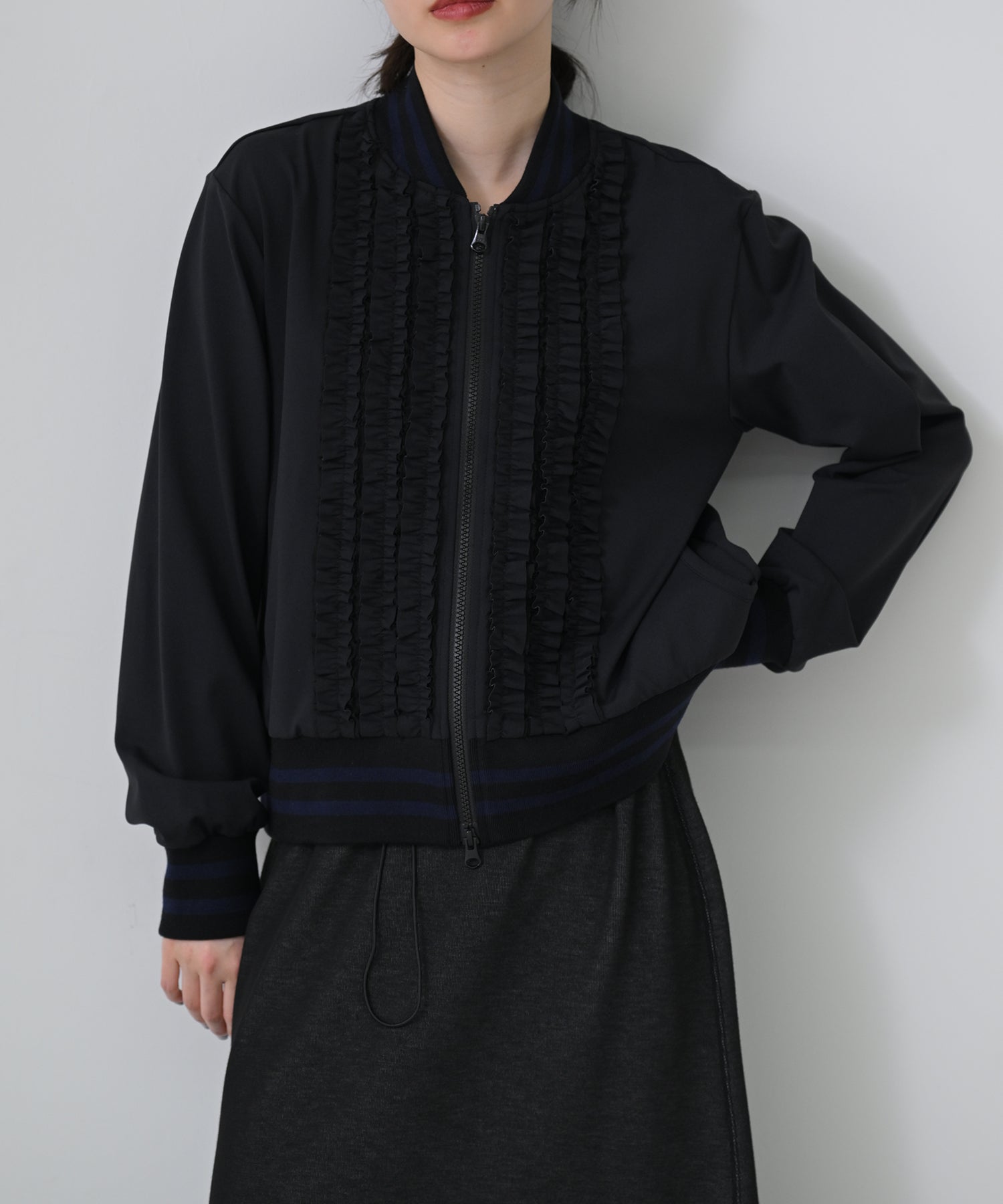 ▪️専用　BORDER FRILL TOP(38) 　BLACK 大人気につき再入荷】Border Front Frill Blouson