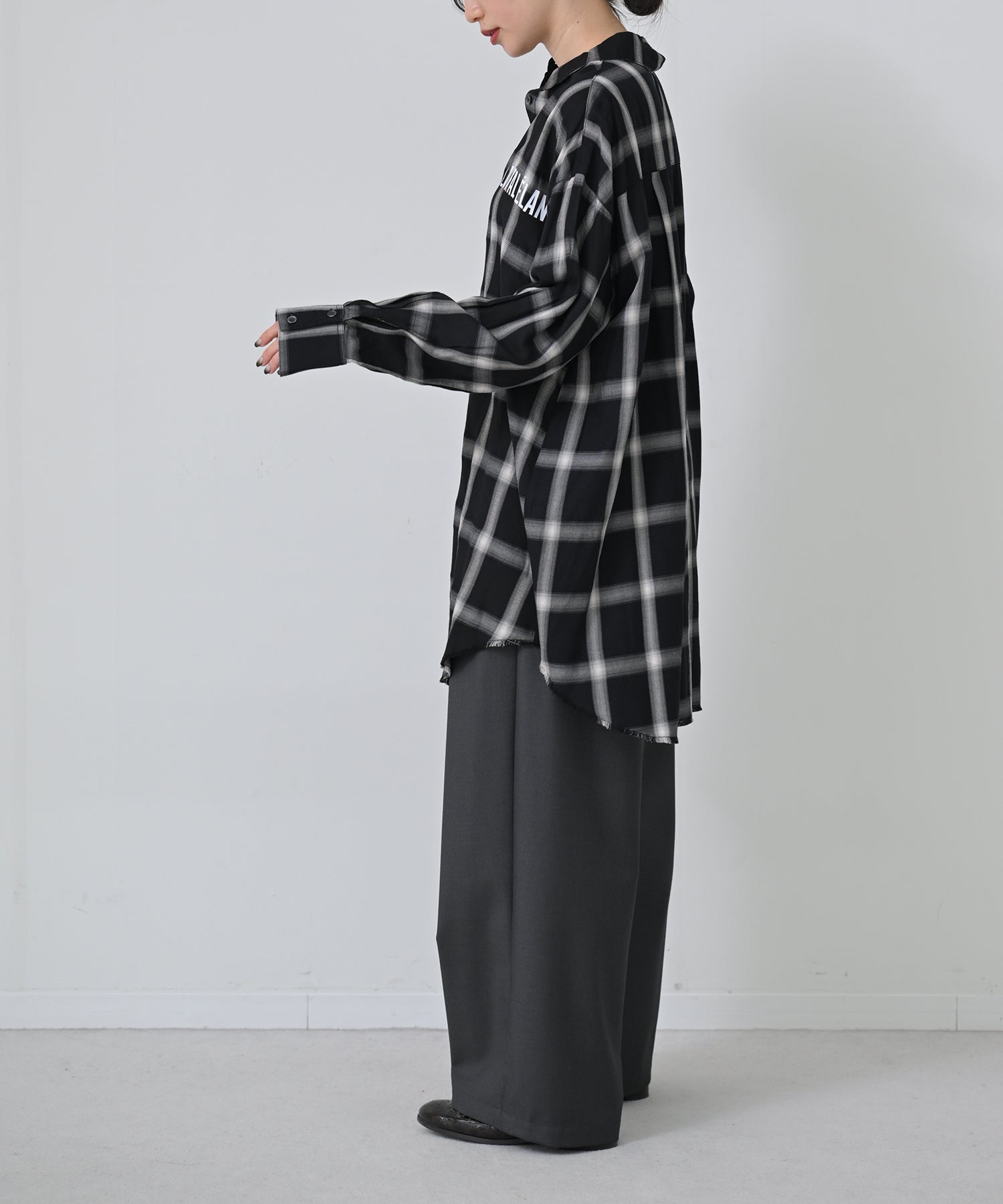 ブラック　model：H160
