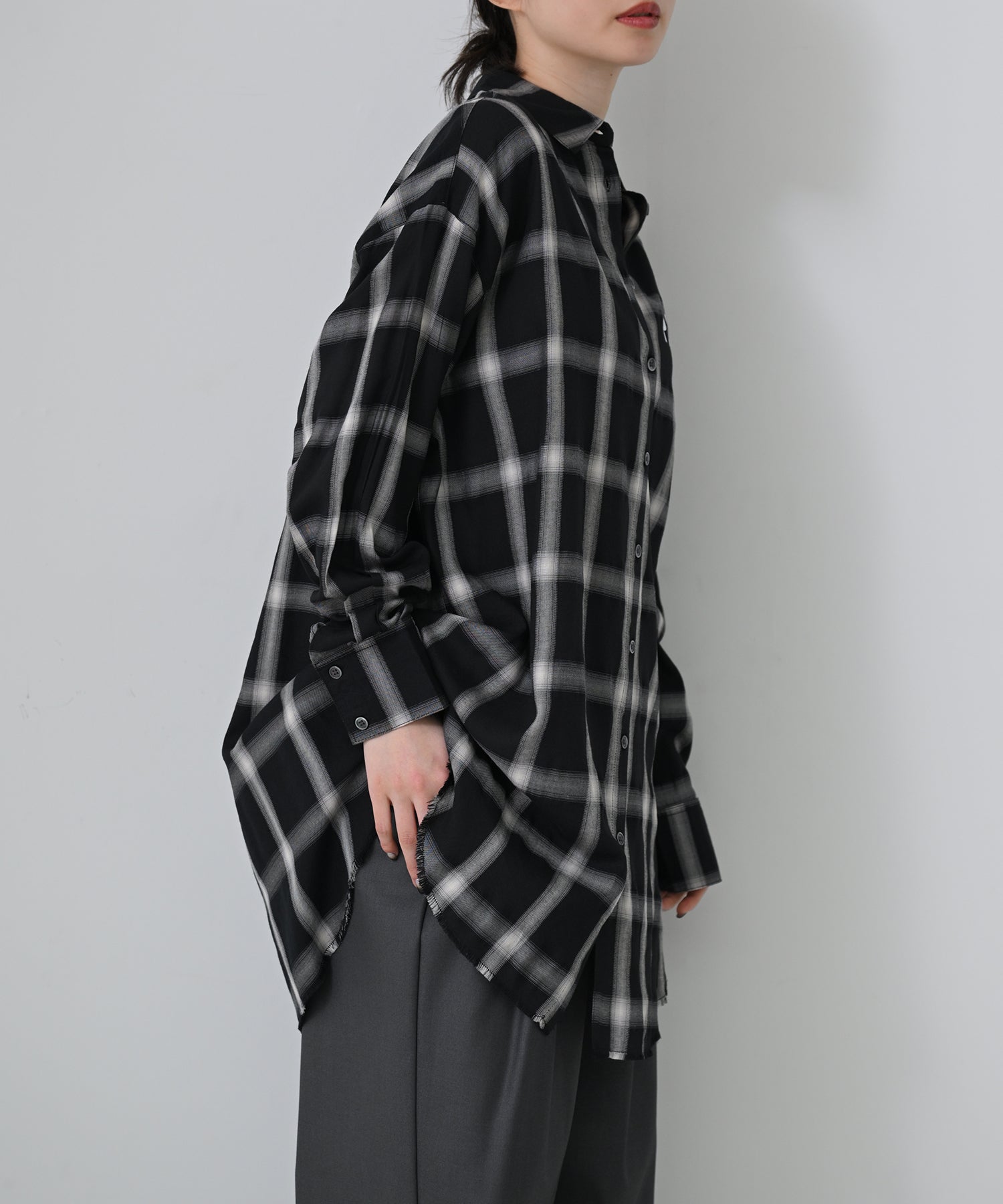 ブラック　model：H160