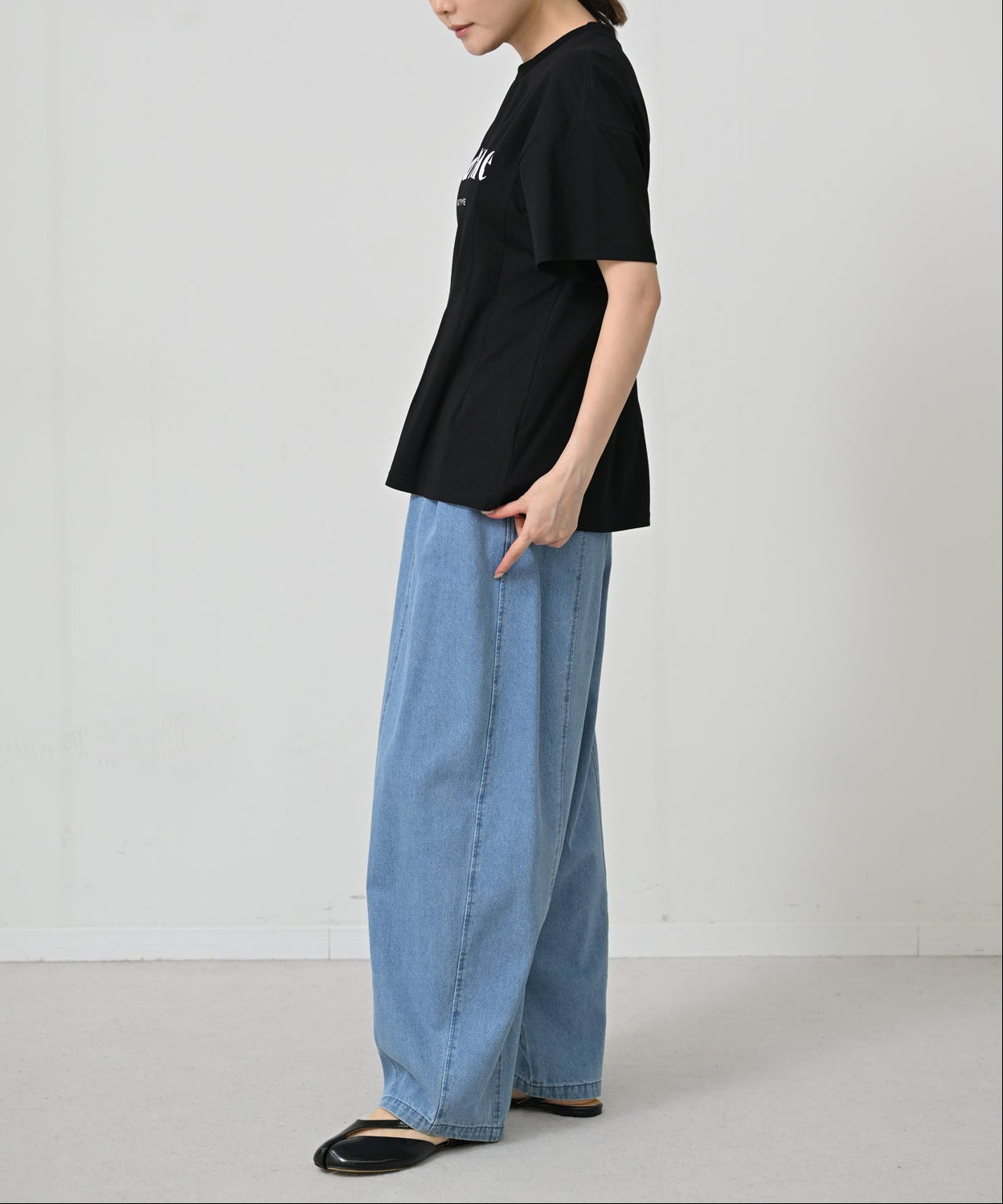 ブラック　model：H167
