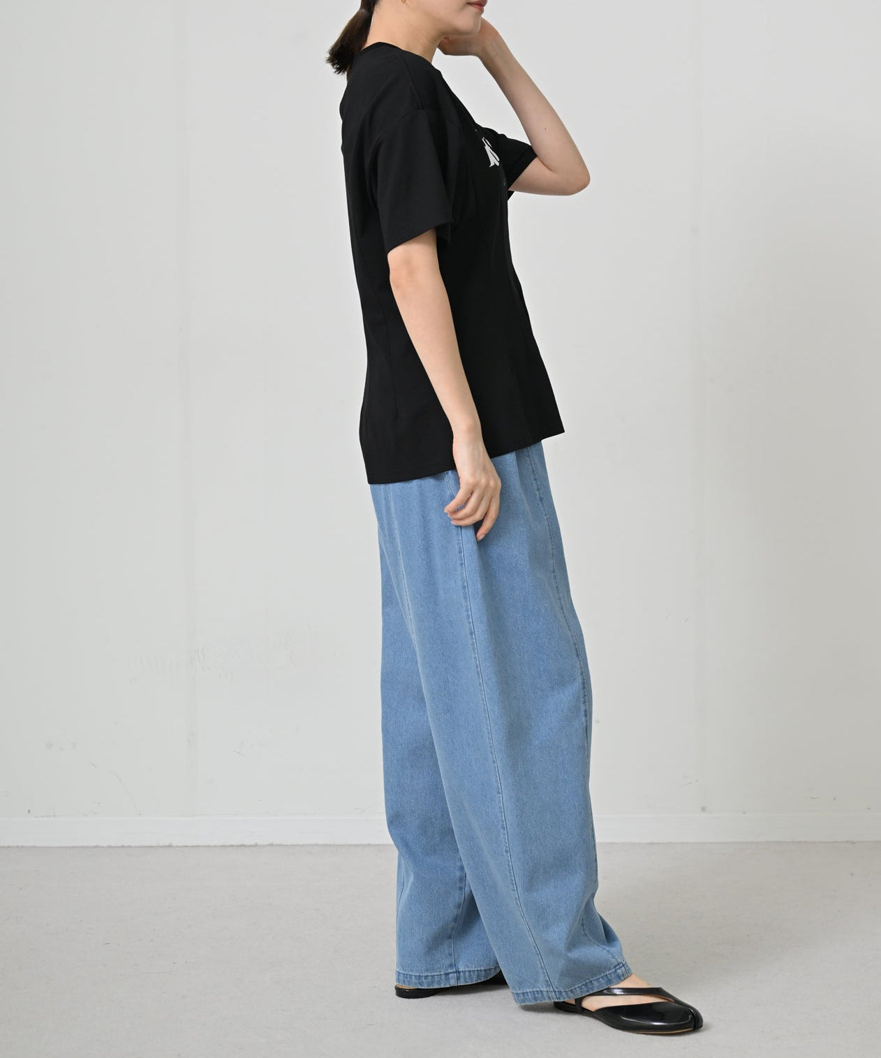 ブラック　model：H167