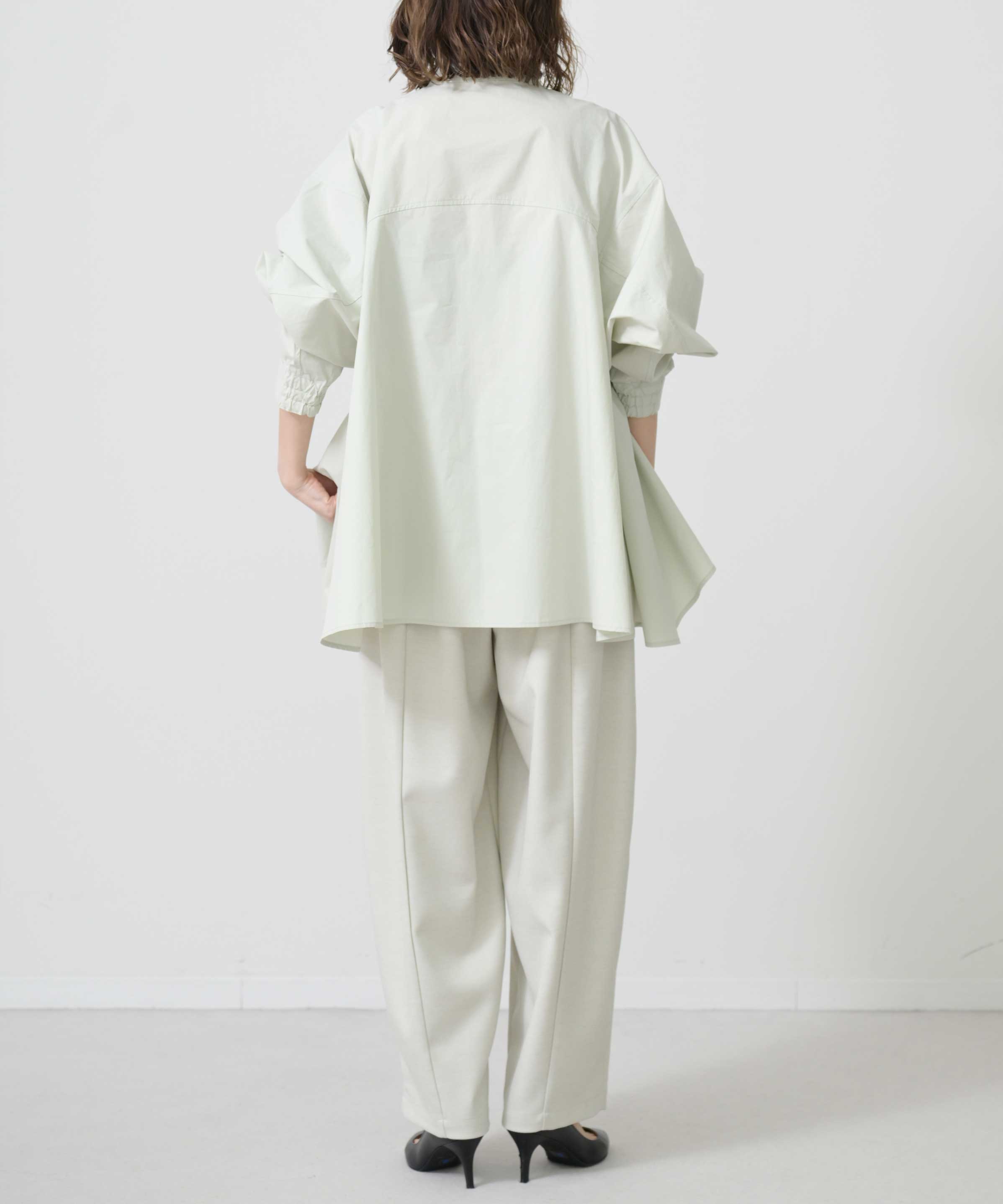 ベージュ　model：H167