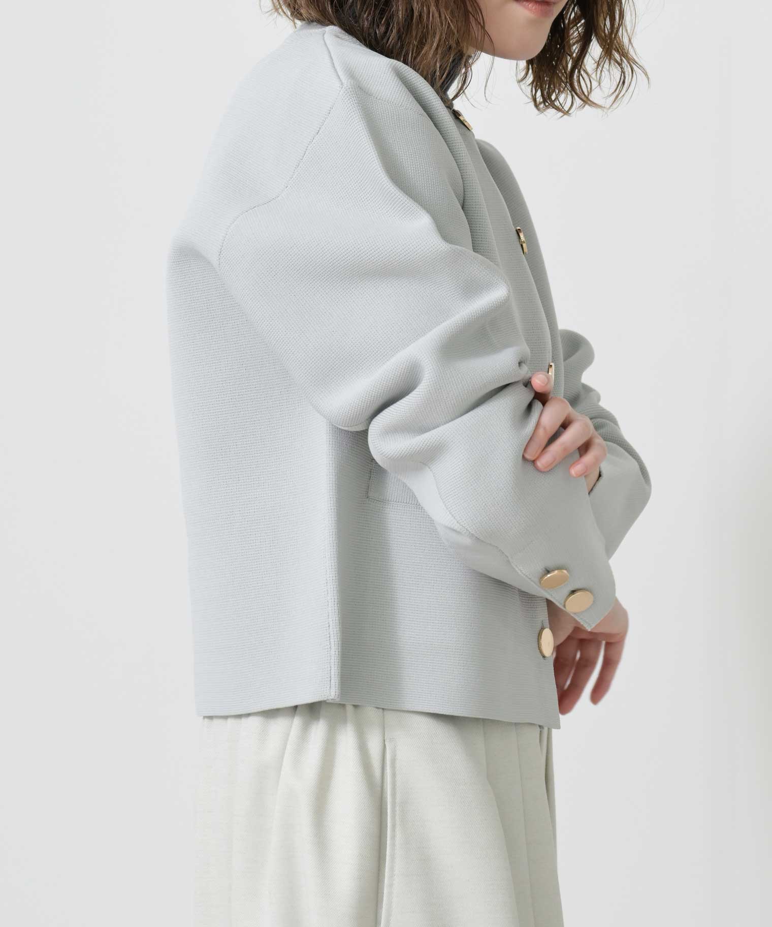 グレー　model：H167