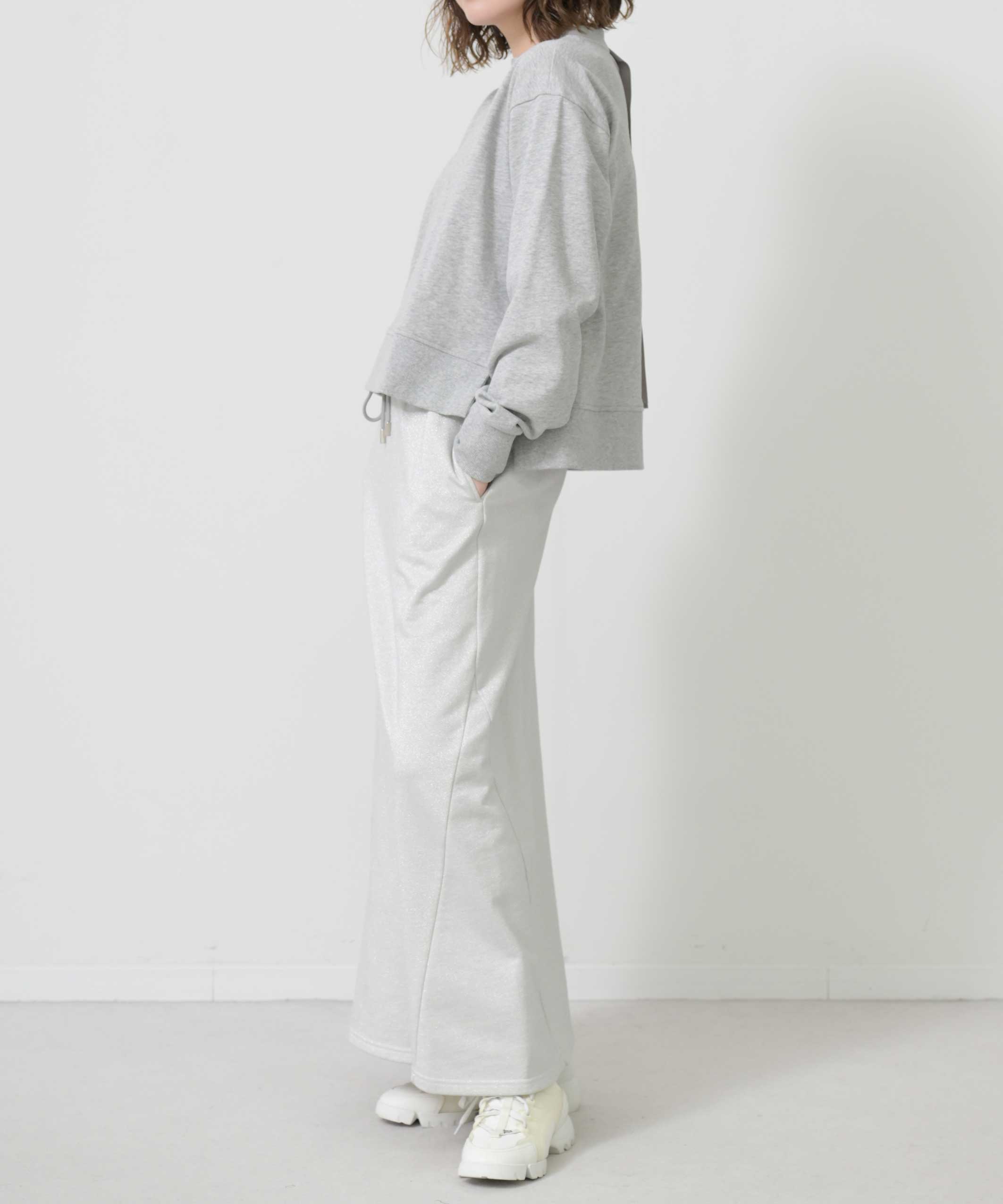 グレー　model：H167 