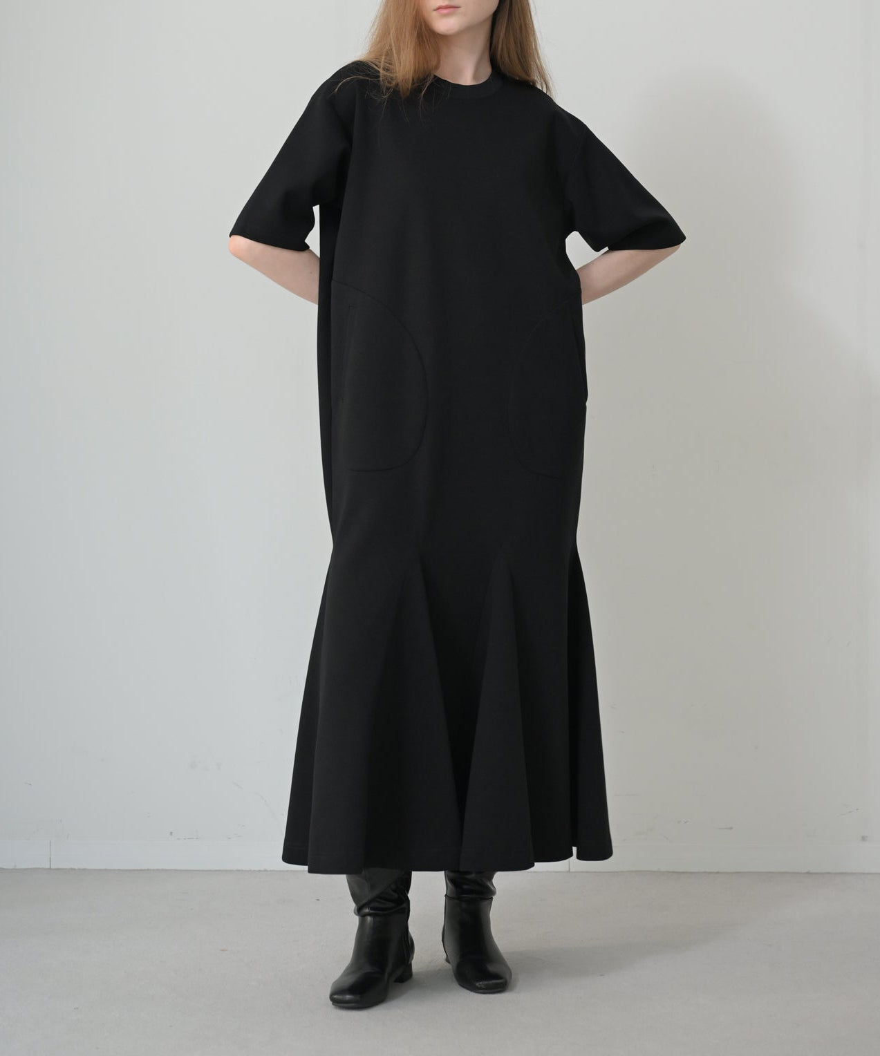 ブラック　model；H170cm