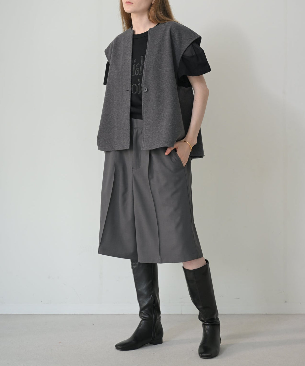 チャコール　model：H170cm