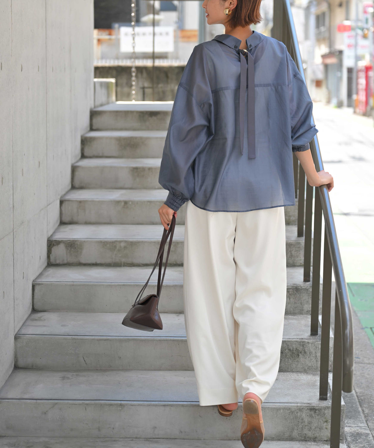 Back Ribbon Relax Blouse