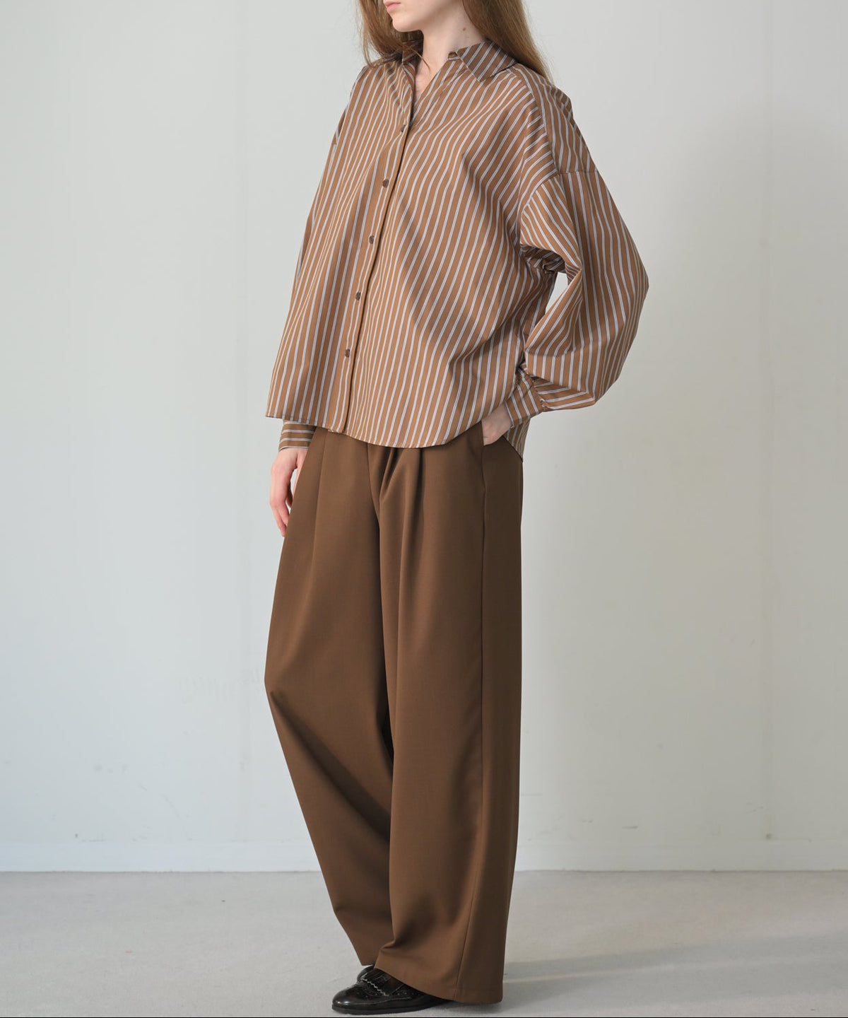 ブラウンストライプ　model：H170cm