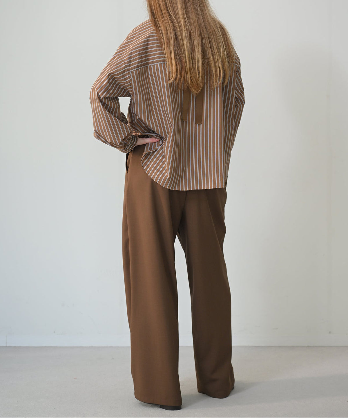 ブラウン　model：H170cm