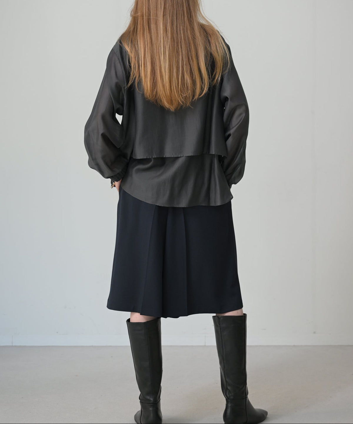チャコール　model：H170cm