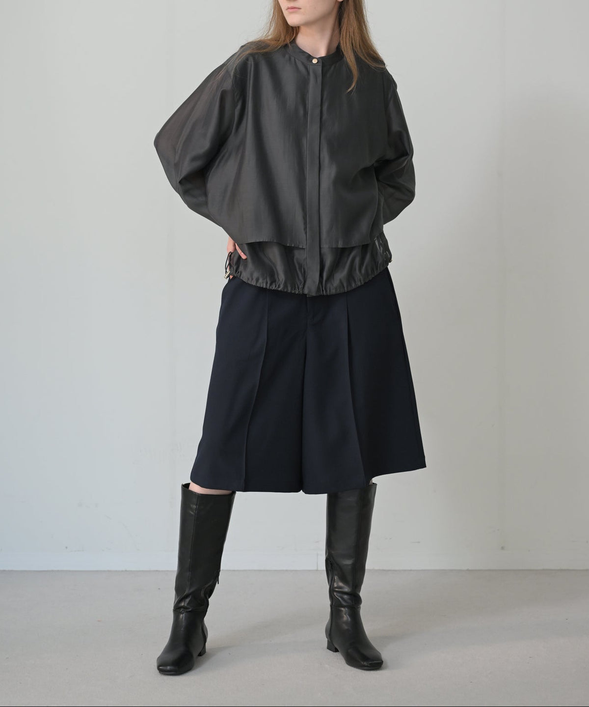 チャコール　model：H170cm