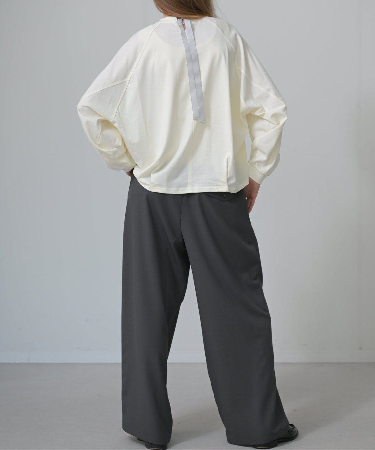 オフホワイト　model：H170cm